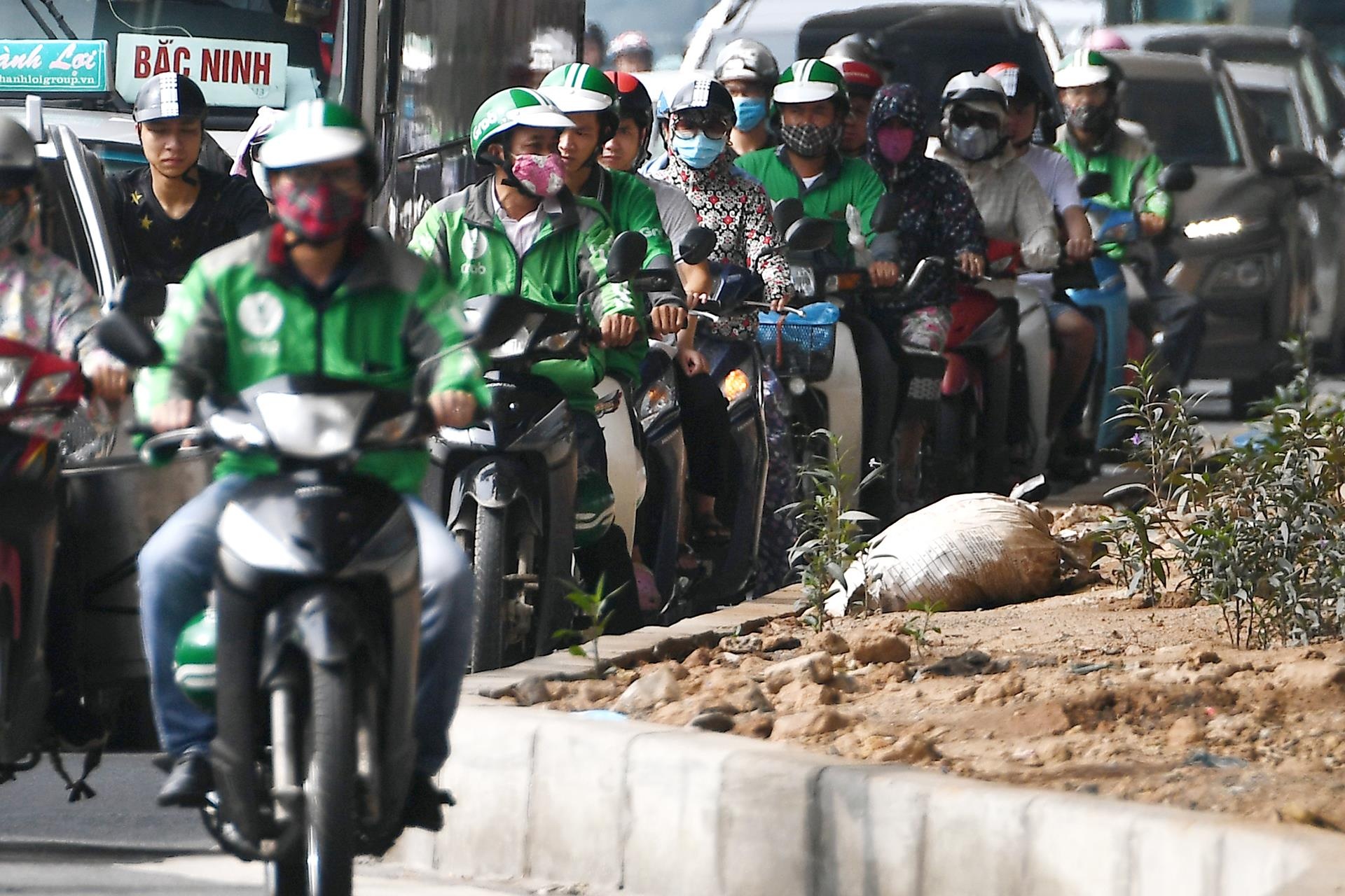 diem den ve nan un tac giao thong o Ha Noi anh 12