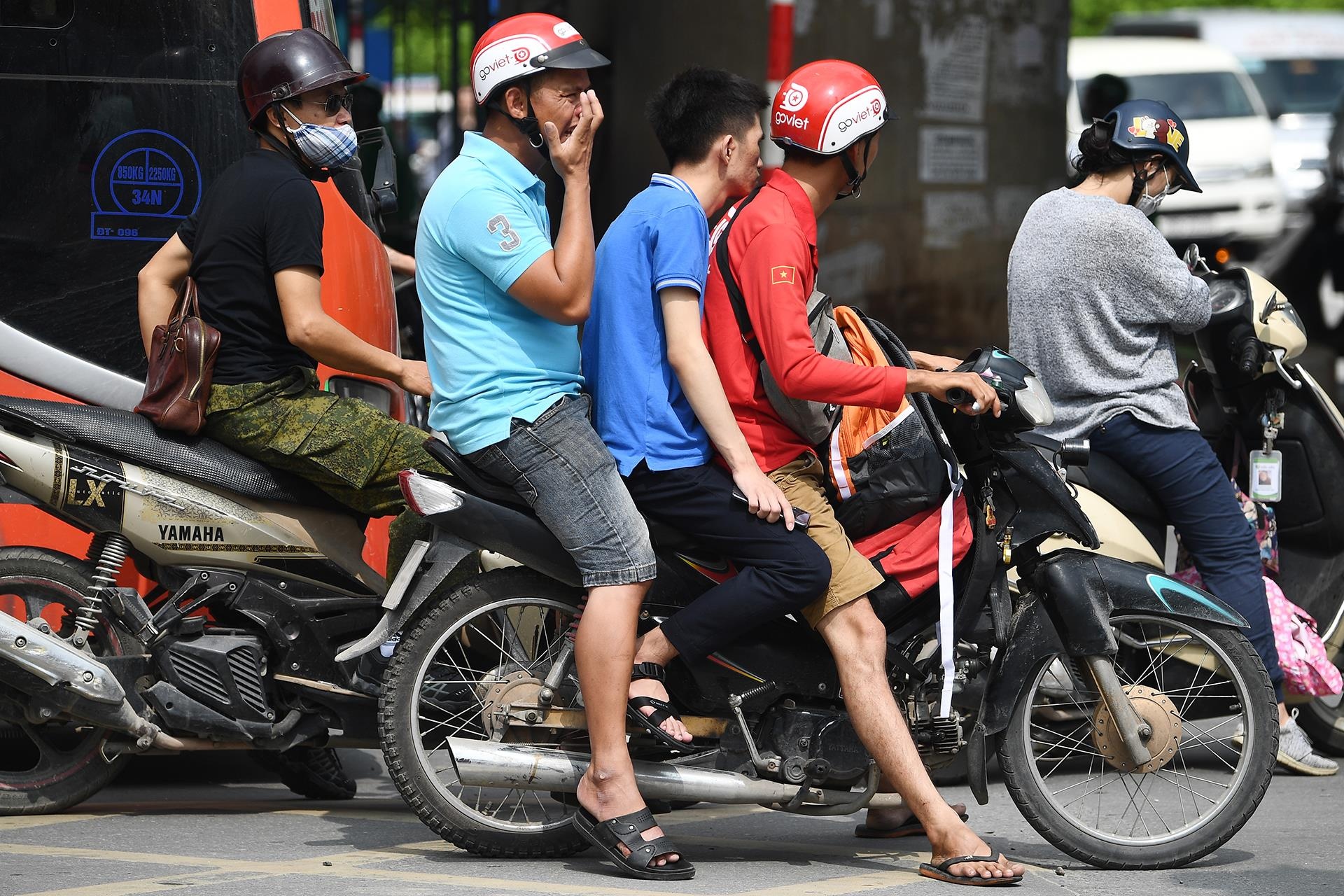 diem den ve nan un tac giao thong o Ha Noi anh 14