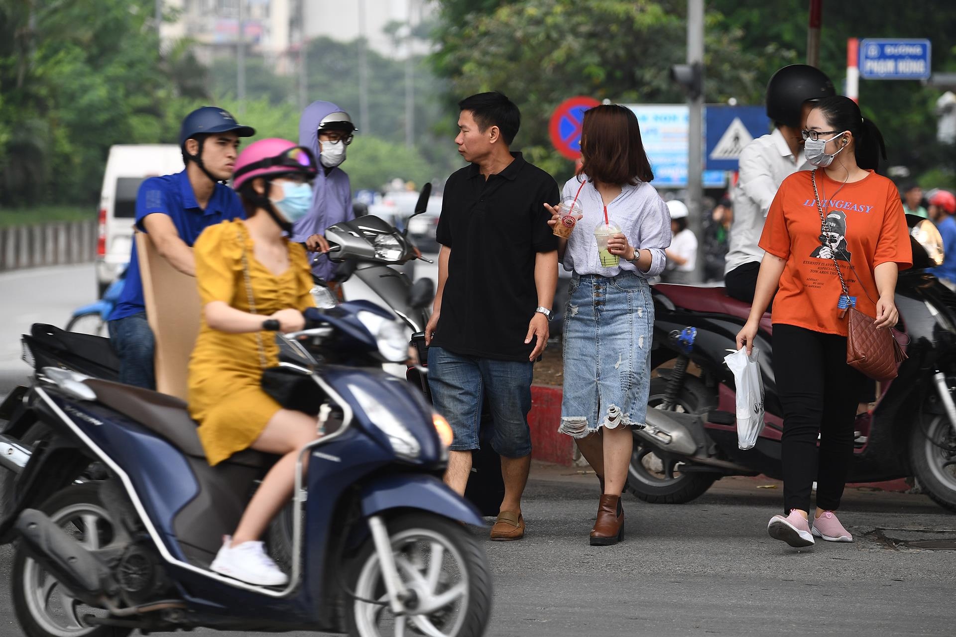 diem den ve nan un tac giao thong o Ha Noi anh 16