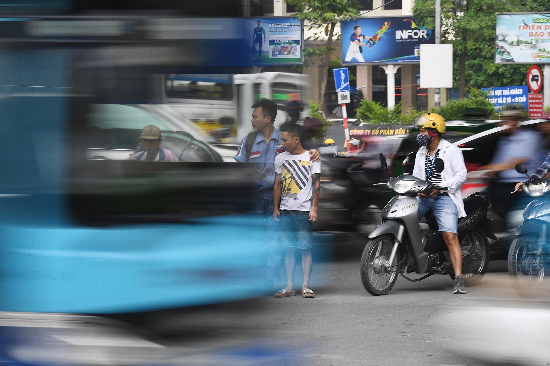 diem den ve nan un tac giao thong o Ha Noi anh 8
