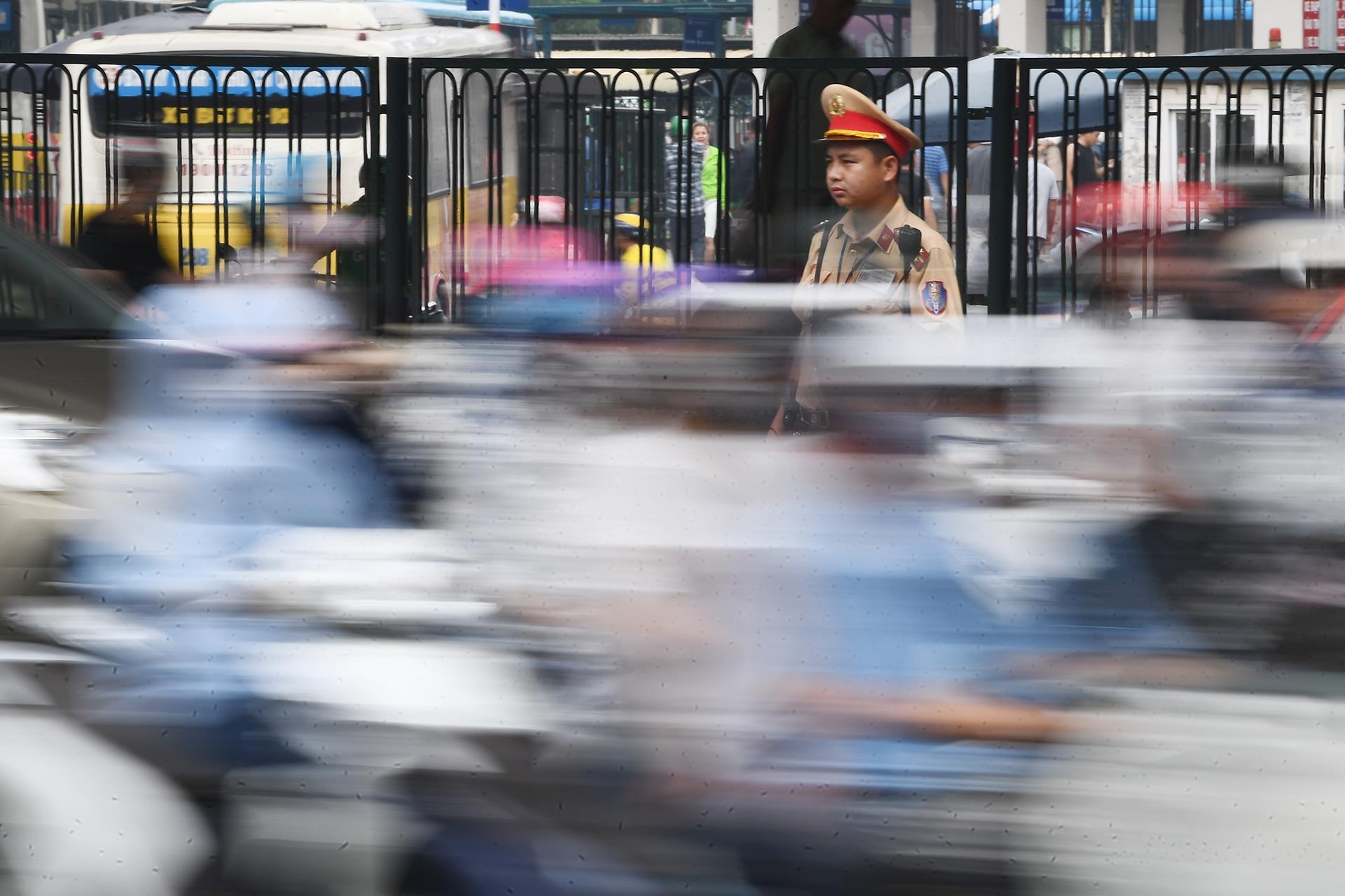 diem den ve nan un tac giao thong o Ha Noi anh 19