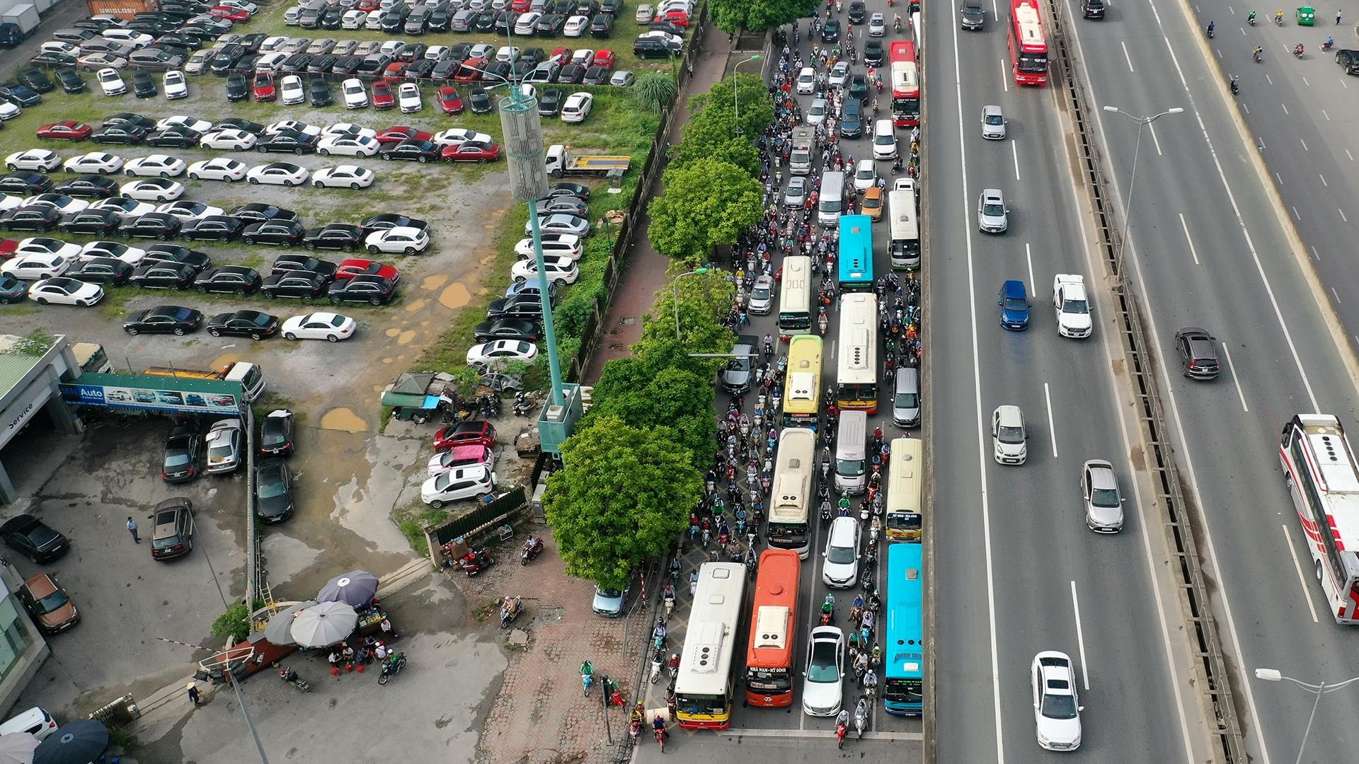 diem den ve nan un tac giao thong o Ha Noi anh 1