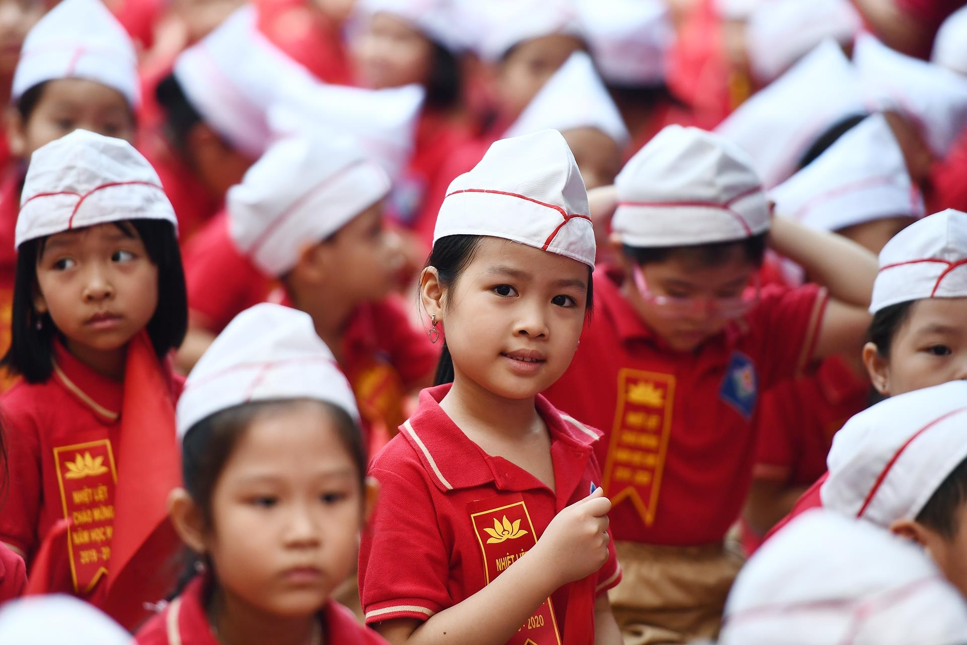 hoc sinh tieu hoc ngay khai giang anh 8