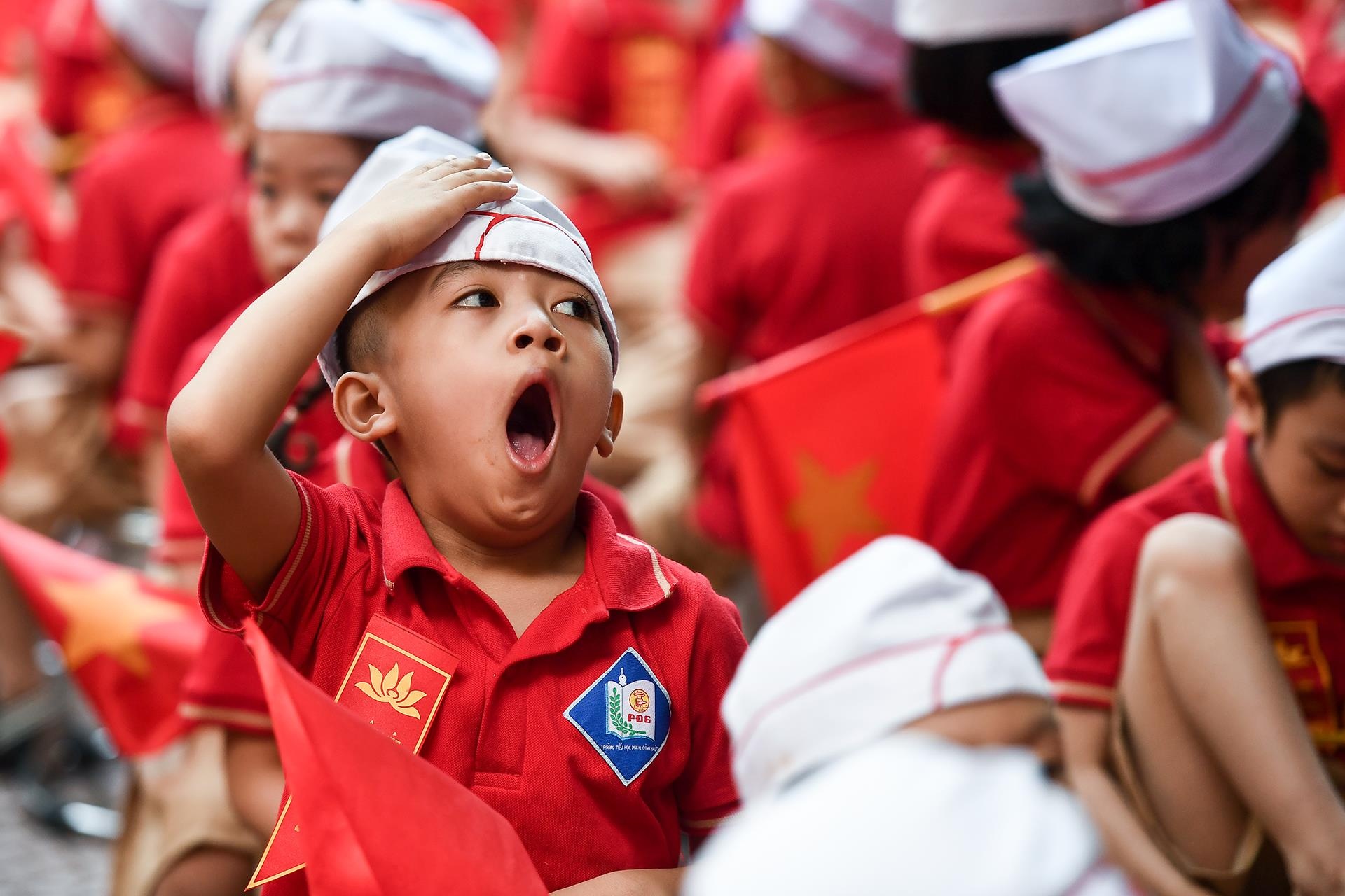 hoc sinh tieu hoc ngay khai giang anh 14