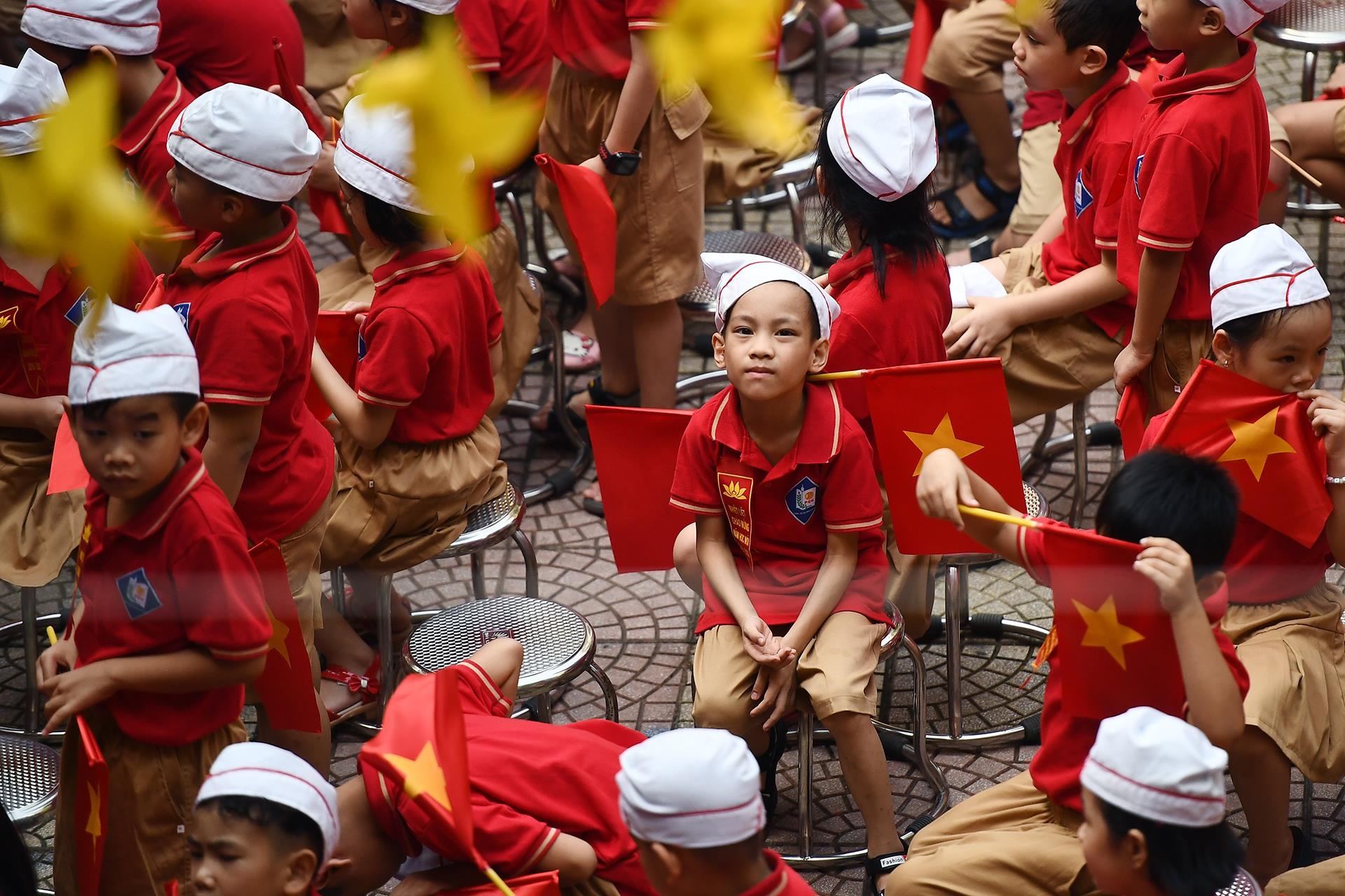 hoc sinh tieu hoc ngay khai giang anh 28