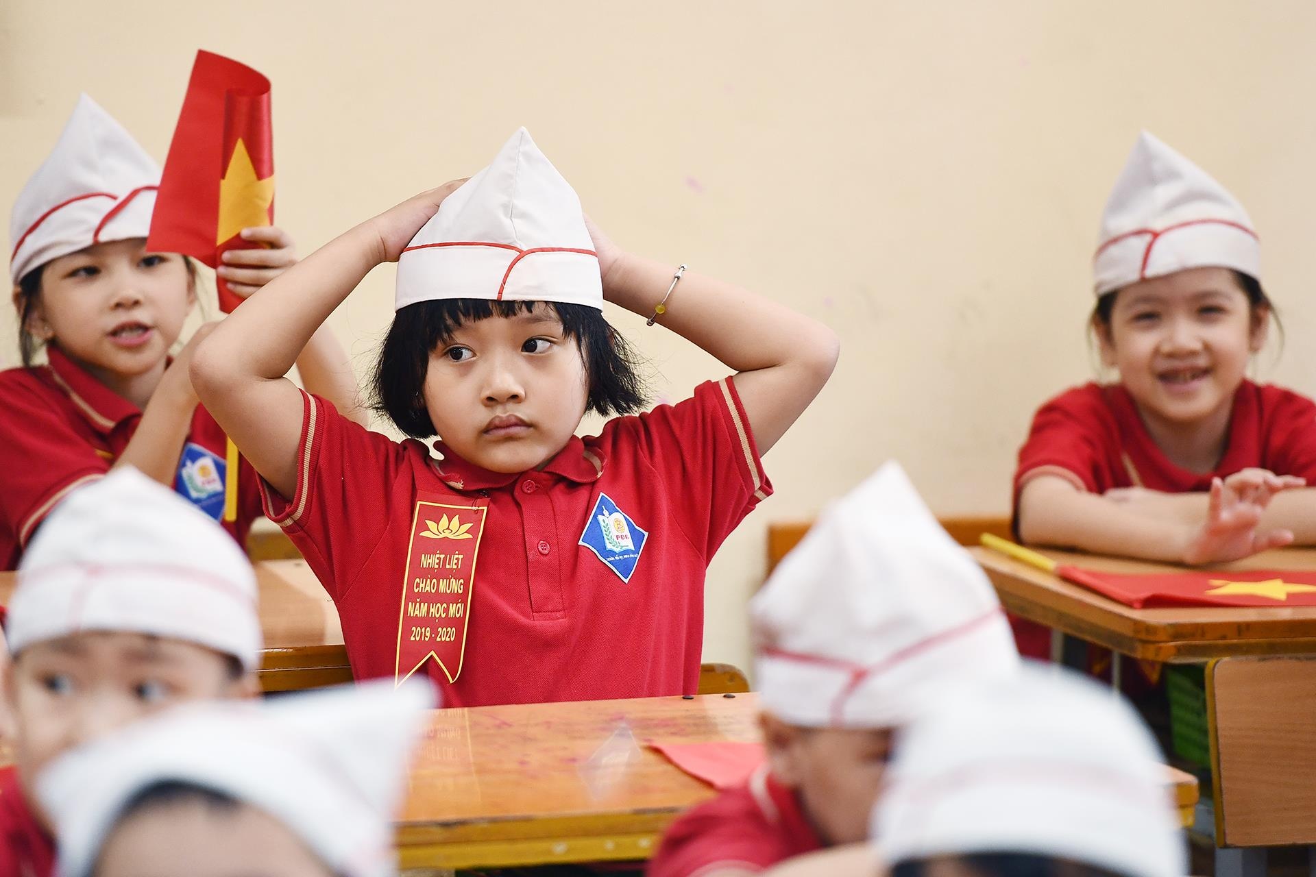 hoc sinh tieu hoc ngay khai giang anh 37