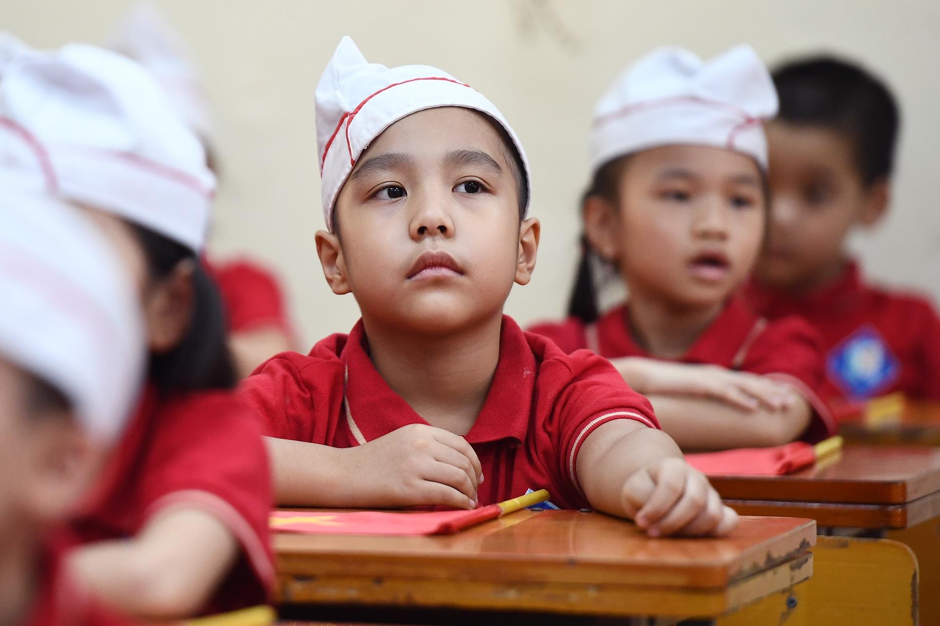 hoc sinh tieu hoc ngay khai giang anh 43