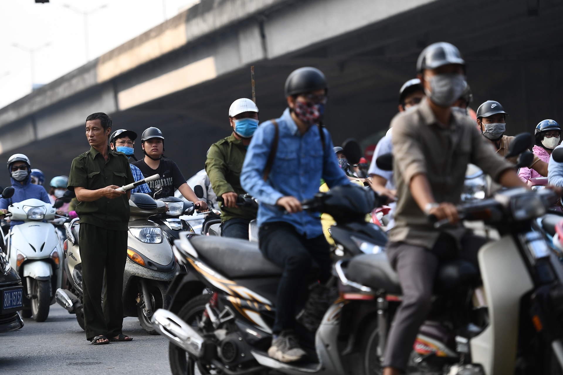 un tac giao thong vi cuong che giai phong mat bang anh 11