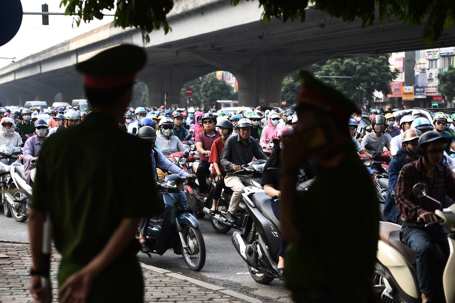 un tac giao thong vi cuong che giai phong mat bang anh 12