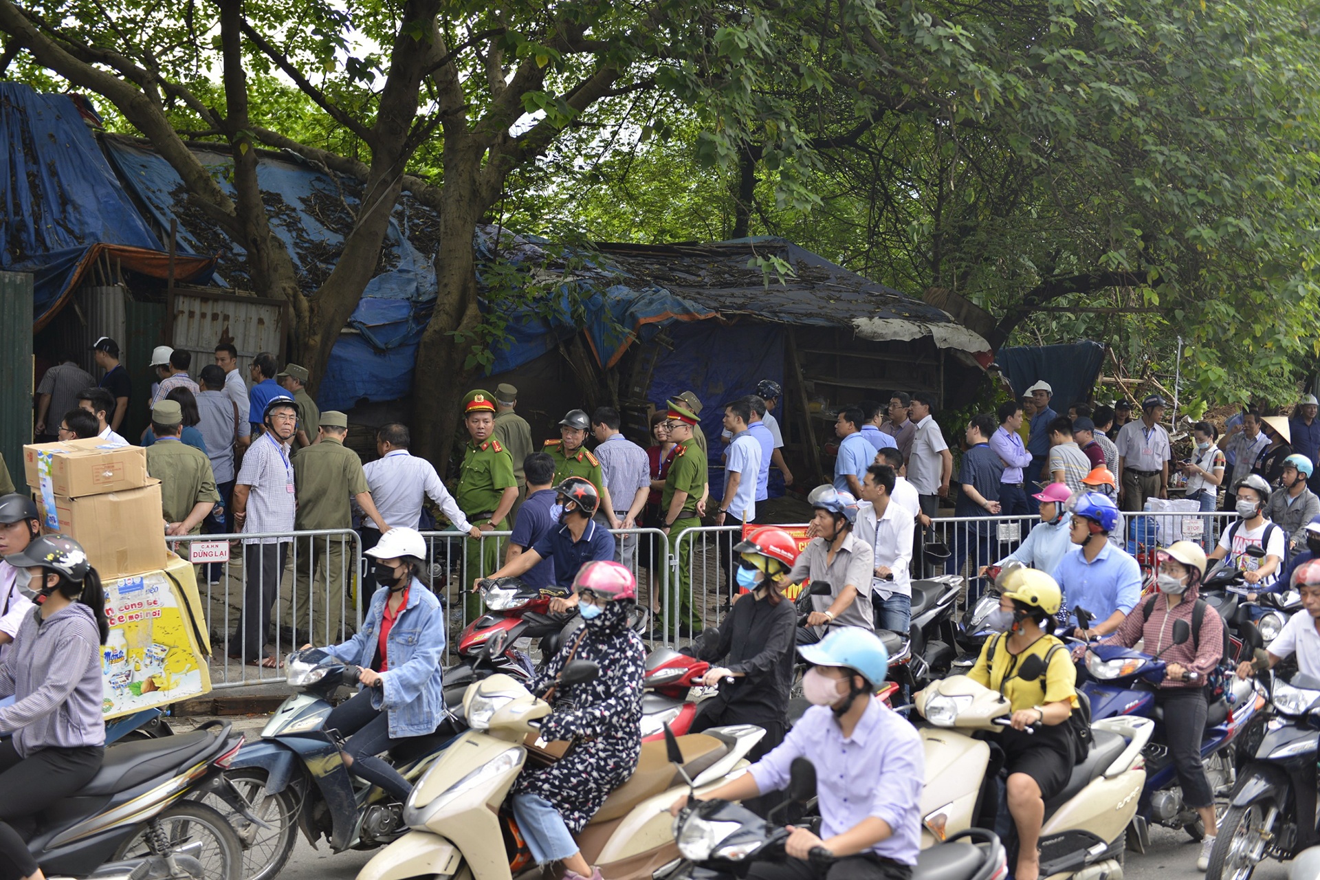 un tac giao thong vi cuong che giai phong mat bang anh 7