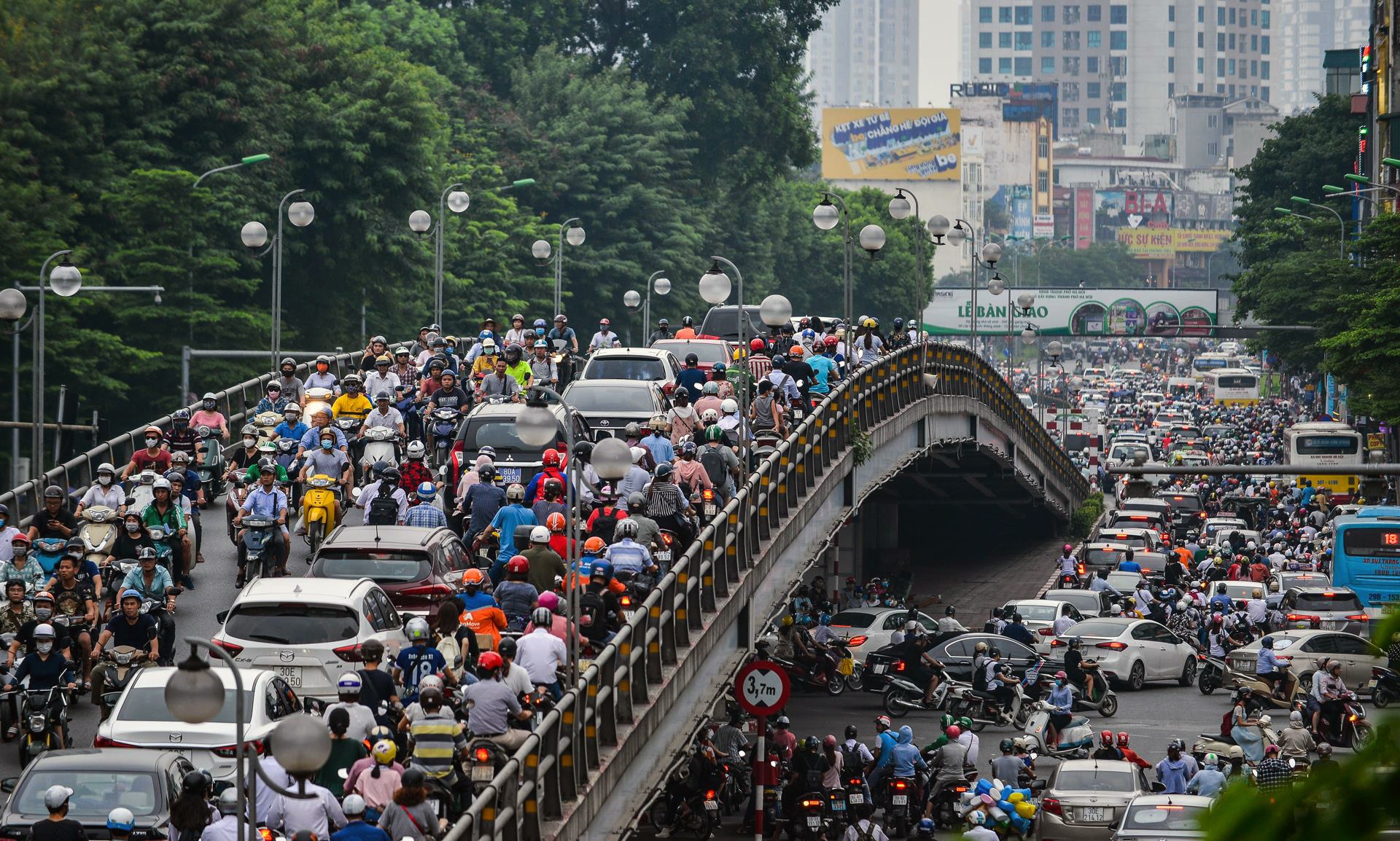 diem den un tac giao thong o Ha Noi va Sai Gon anh 30