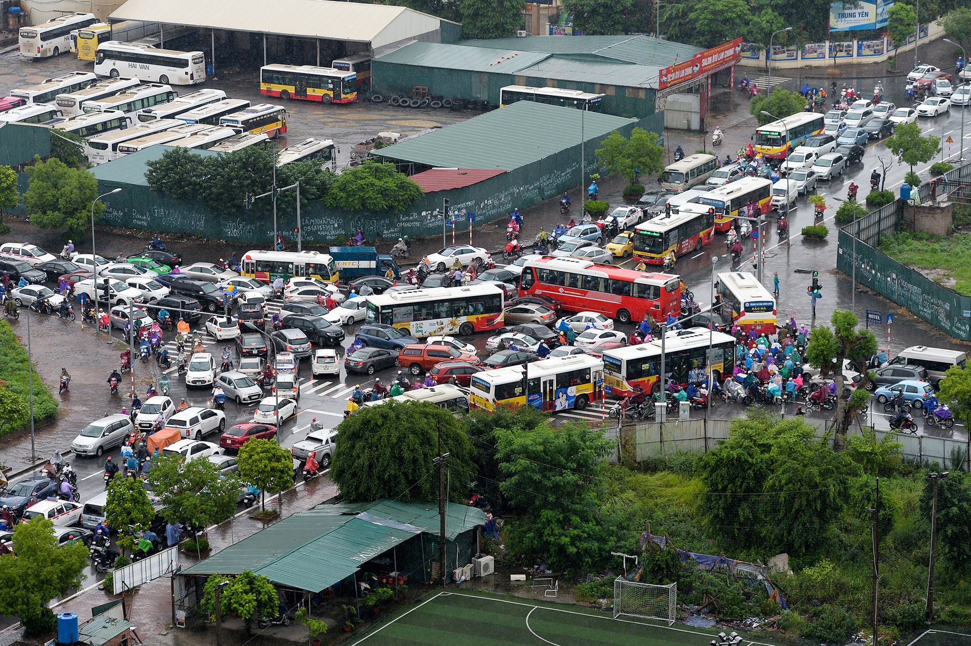 diem den un tac giao thong o Ha Noi va Sai Gon anh 35
