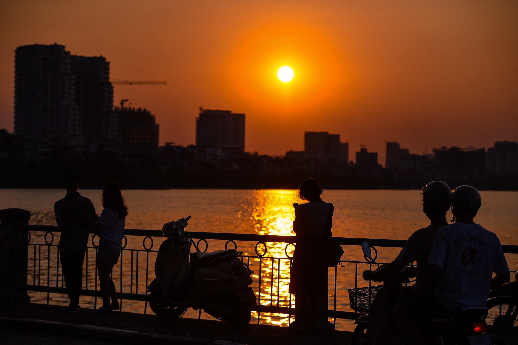 hồ Tây chiều lãng mạn ảnh 6 ho Tay chieu lang man anh 6