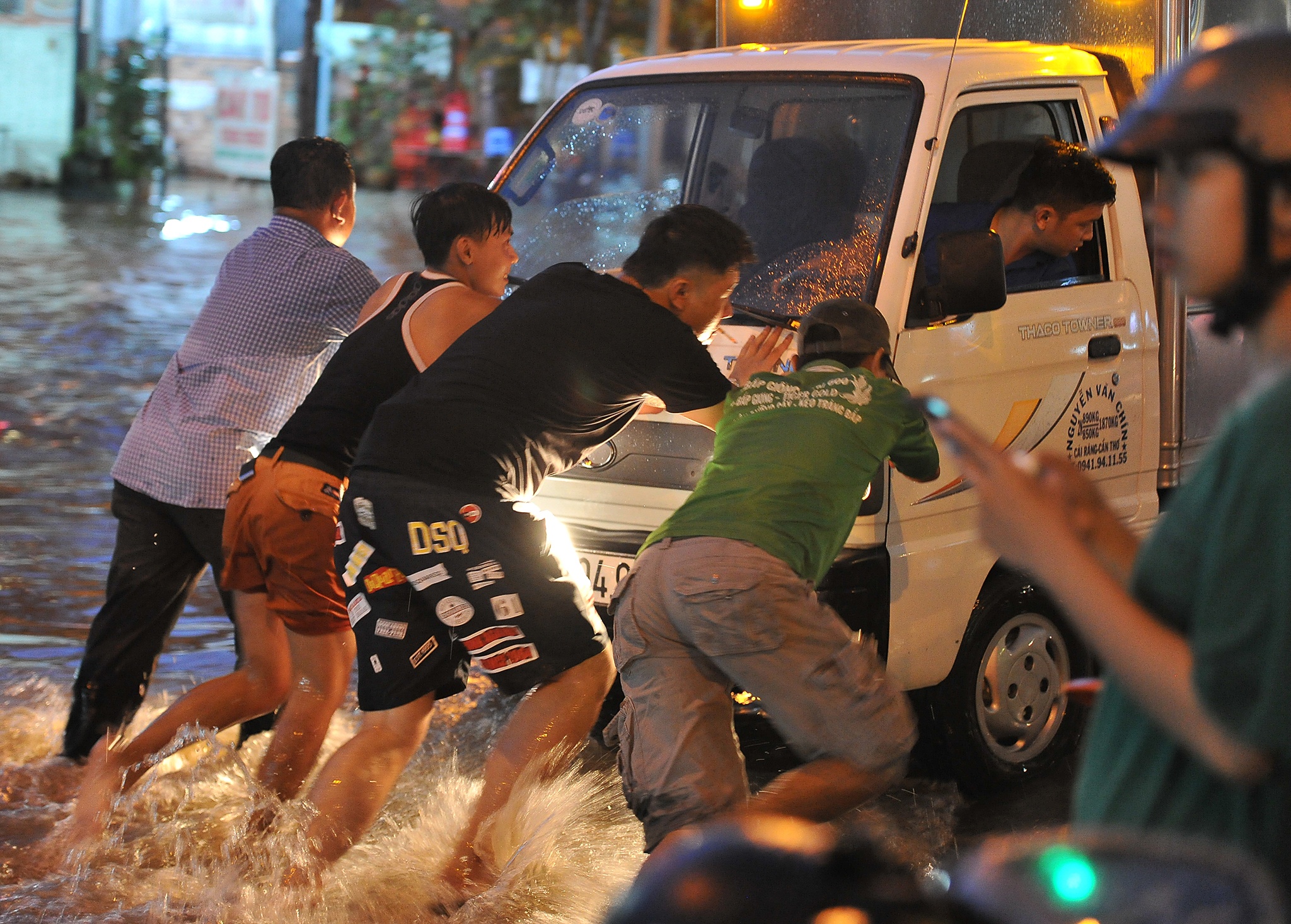 trieu cuong khien Can Tho ngap nang anh 11