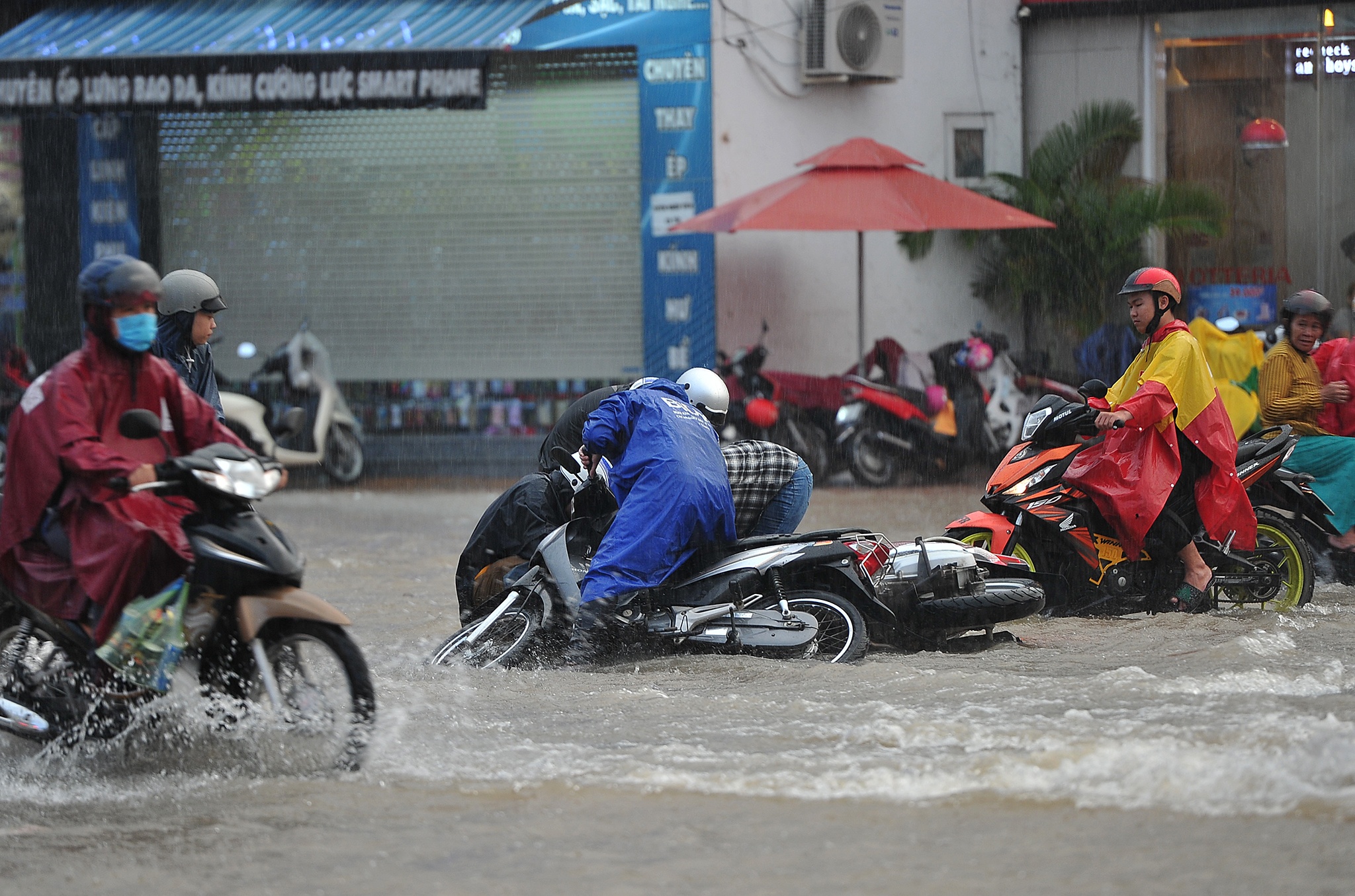 trieu cuong khien Can Tho ngap nang anh 9