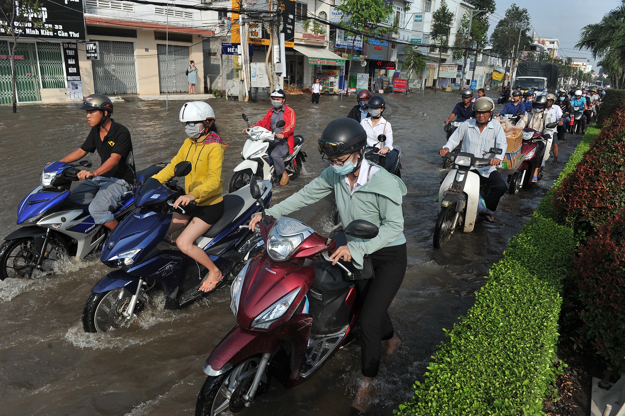 Can Tho ngap nang do trieu cuong anh 6