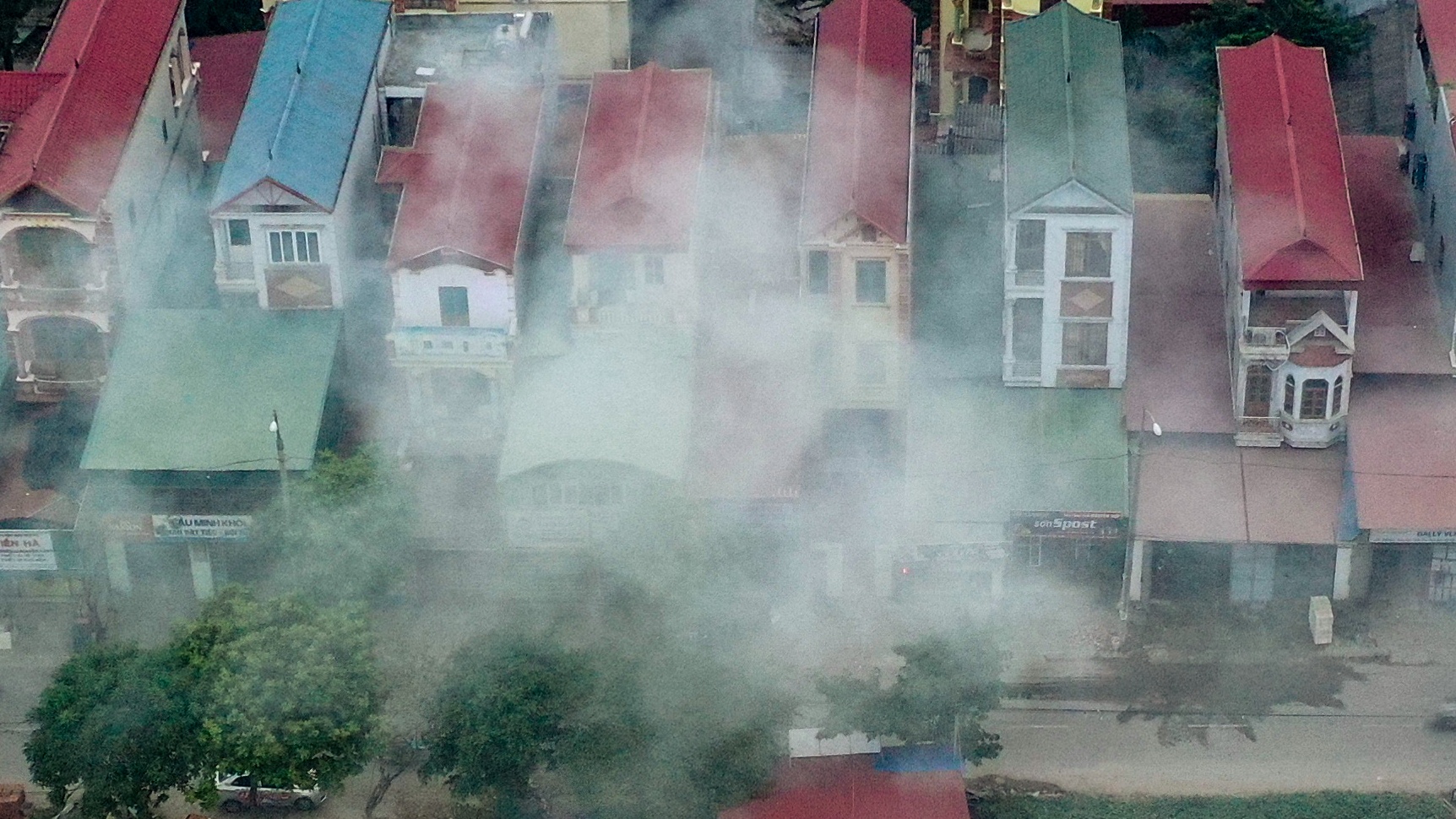 dot rom ra o canh dong Ha Noi anh 4