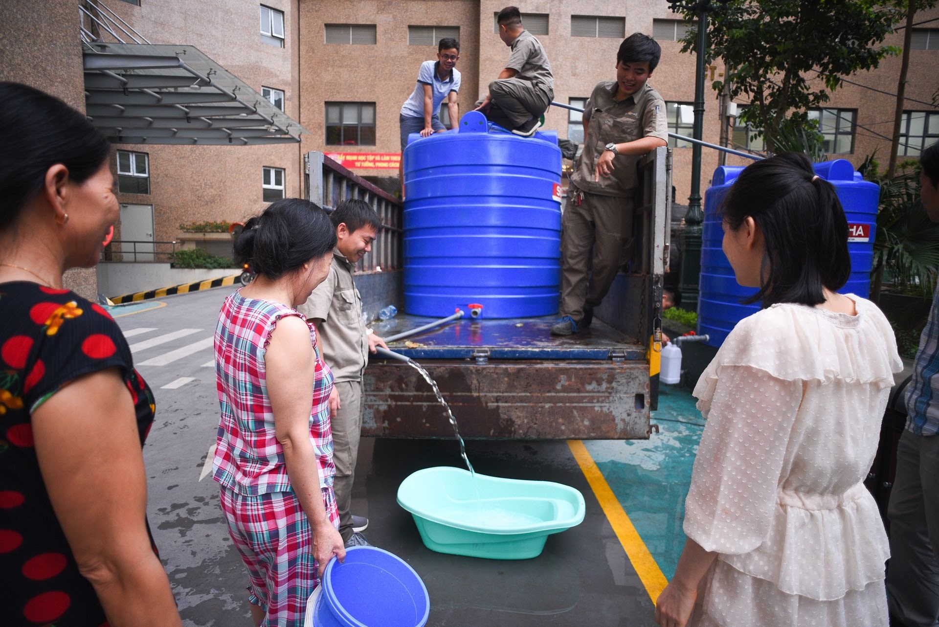 mat nuoc o Ha Noi vi song Da anh 11
