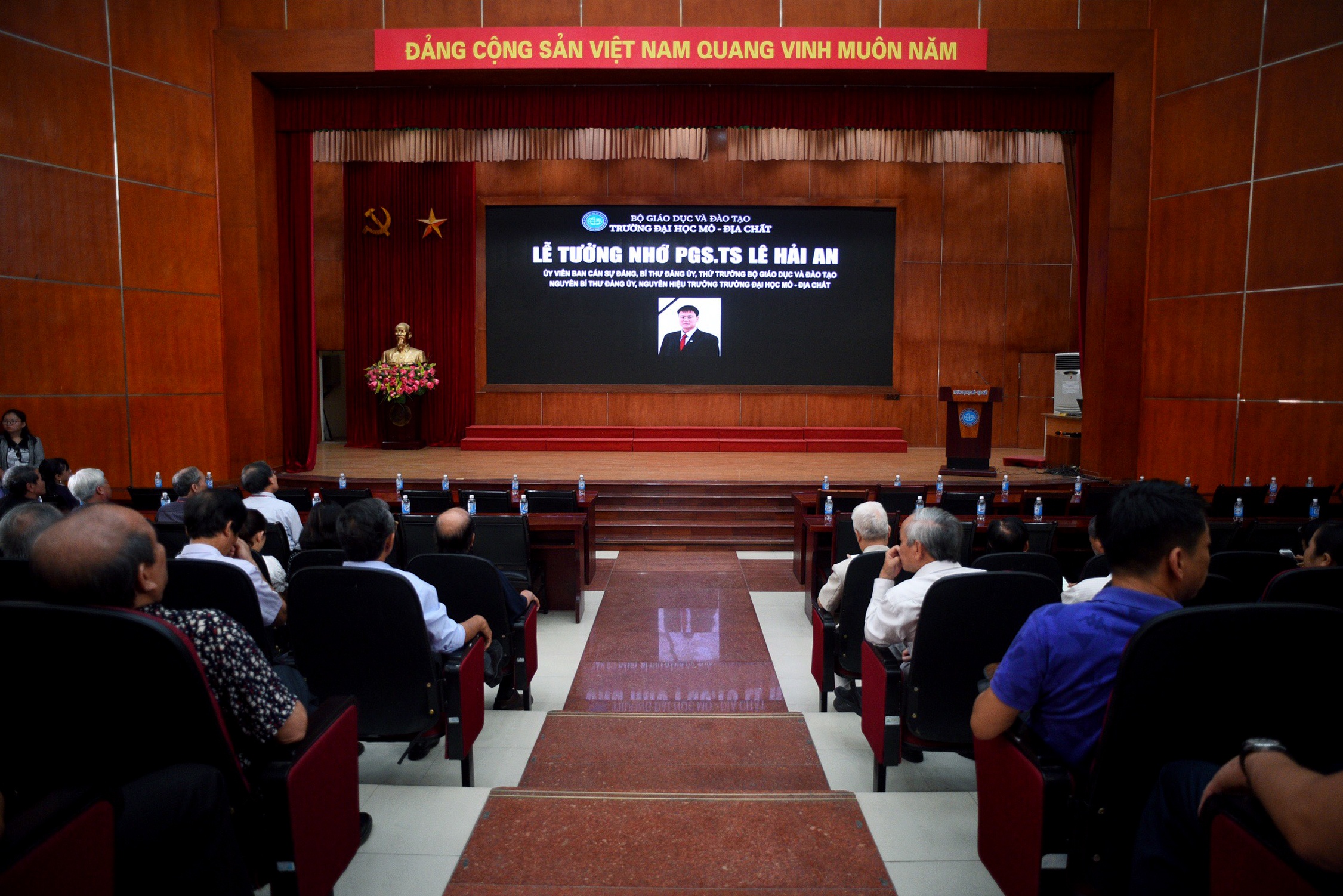 le tuong nho thu truong Le Hai An anh 1