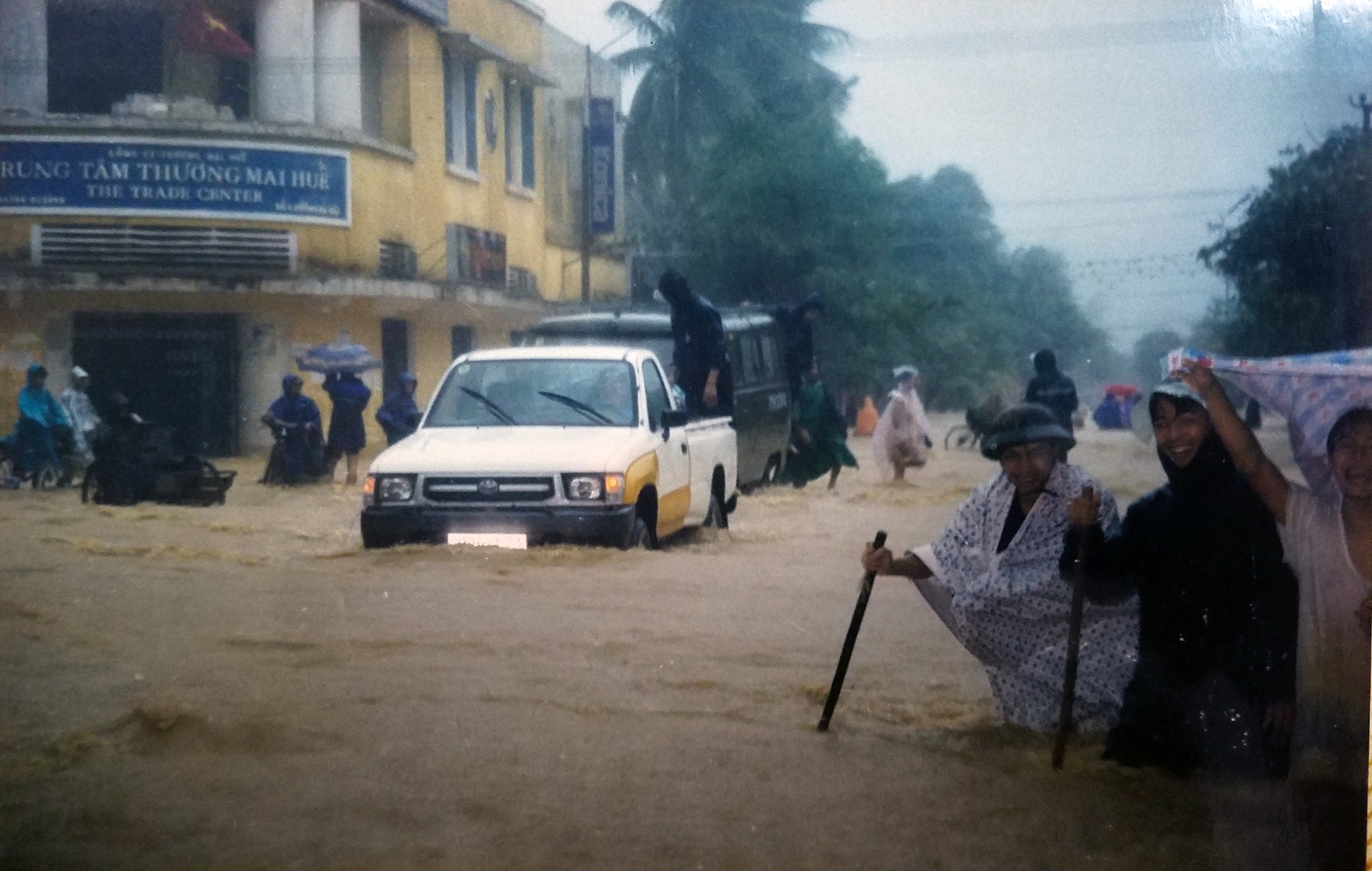 20 năm đại hồng thủy ở miền Trung ảnh 9 20 nam dai hong thuy o mien Trung anh 9