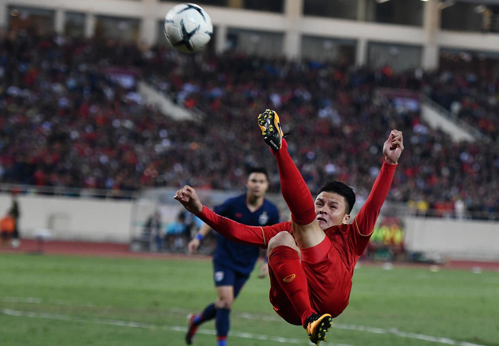 Khoanh khac tiec nuoi trong tran hoa Thai Lan cua tuyen Viet Nam hinh anh