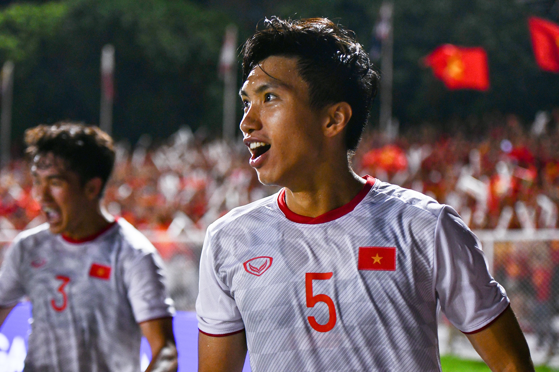 khoanh khac len dinh cua Van Hau anh 6