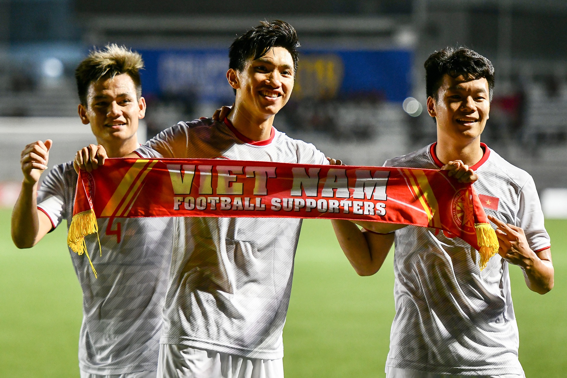 khoanh khac len dinh cua Van Hau anh 7