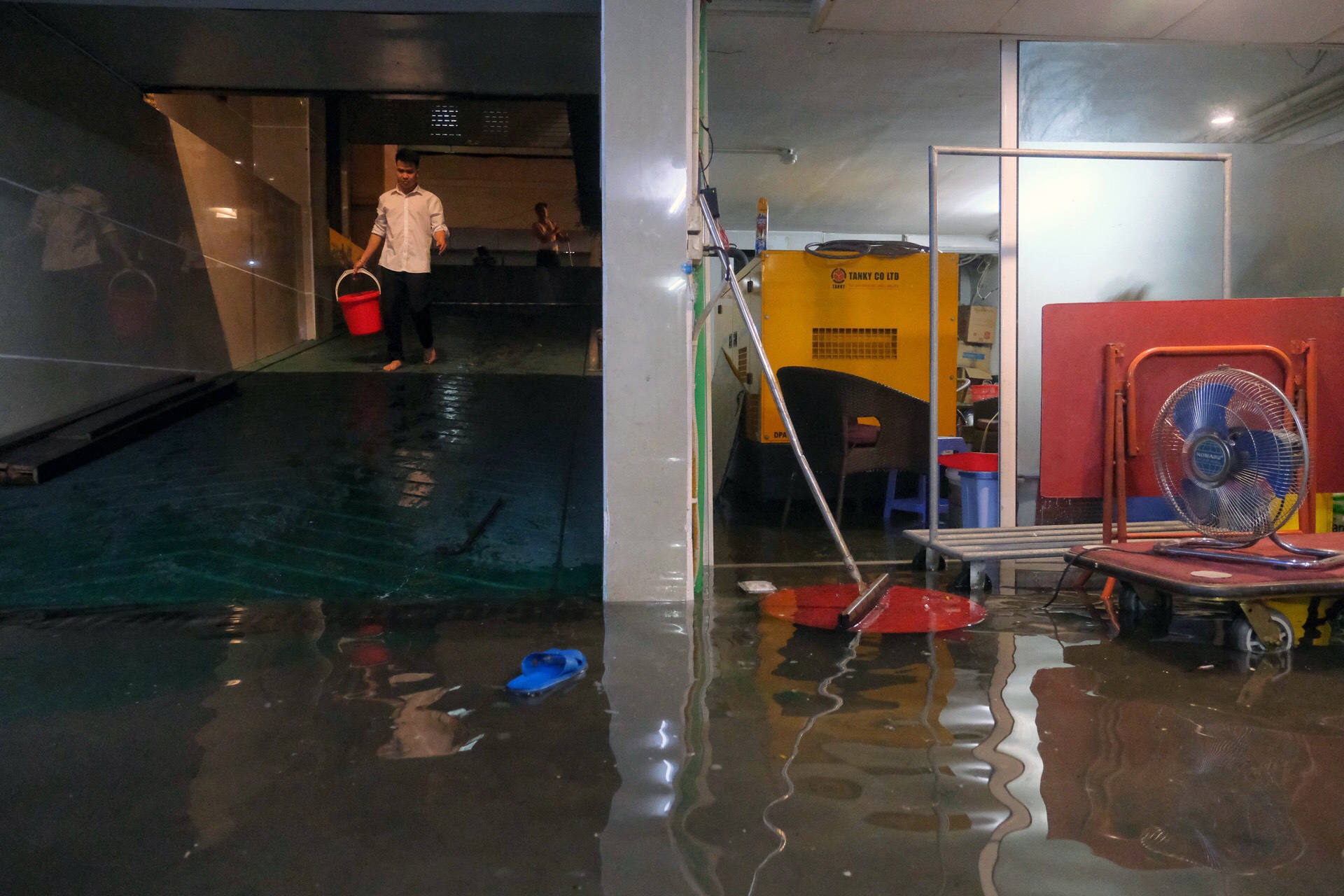 mua lon o Ha Noi gay ngap anh 16