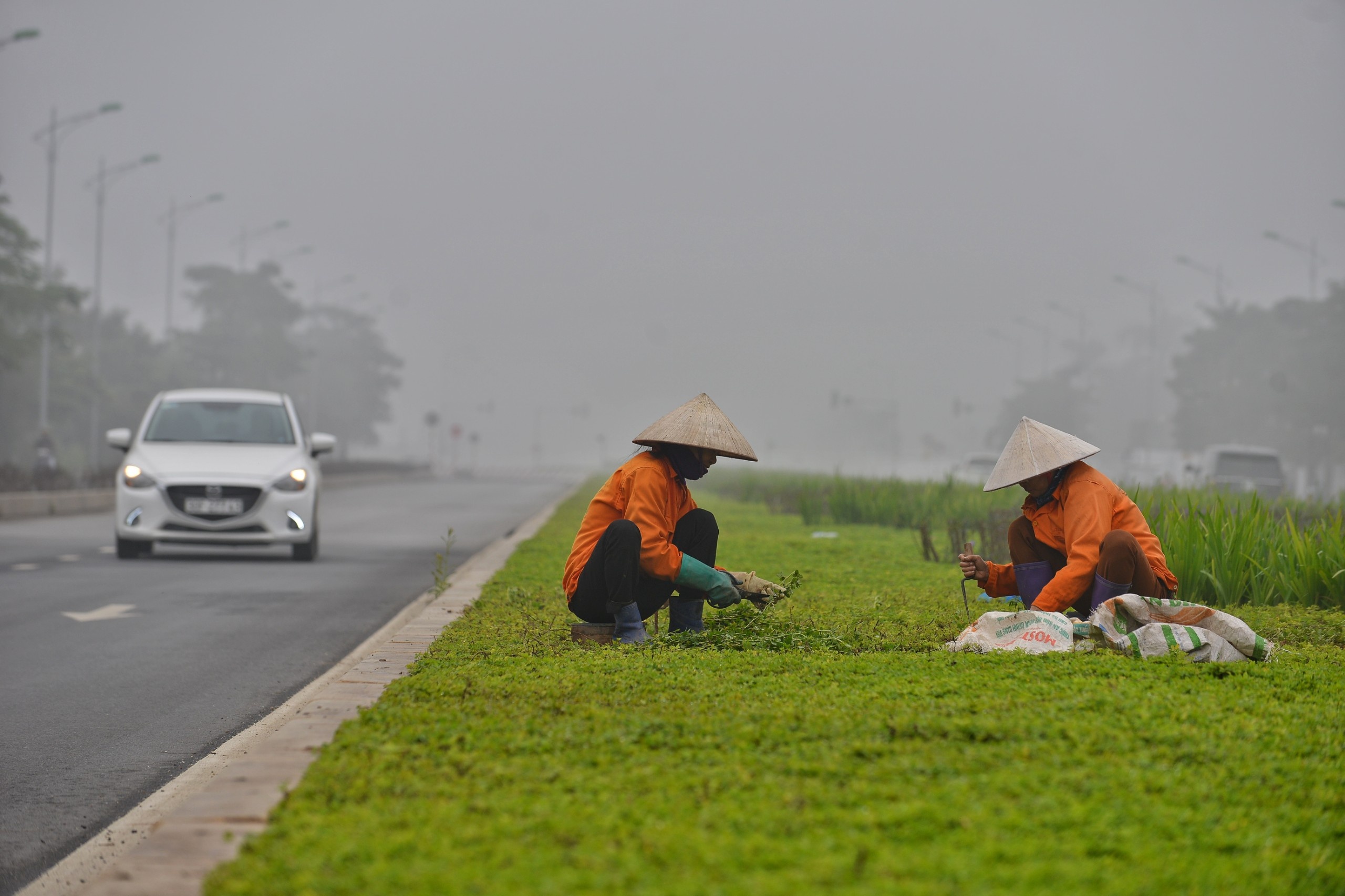 Suong mu bao phu Ha Noi anh 3