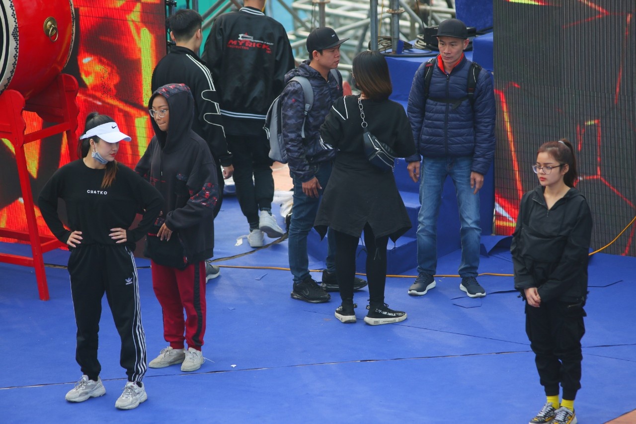 San khau hoanh trang dien ra dem dai nhac hoi cuoi nam o TP.HCM anh 11