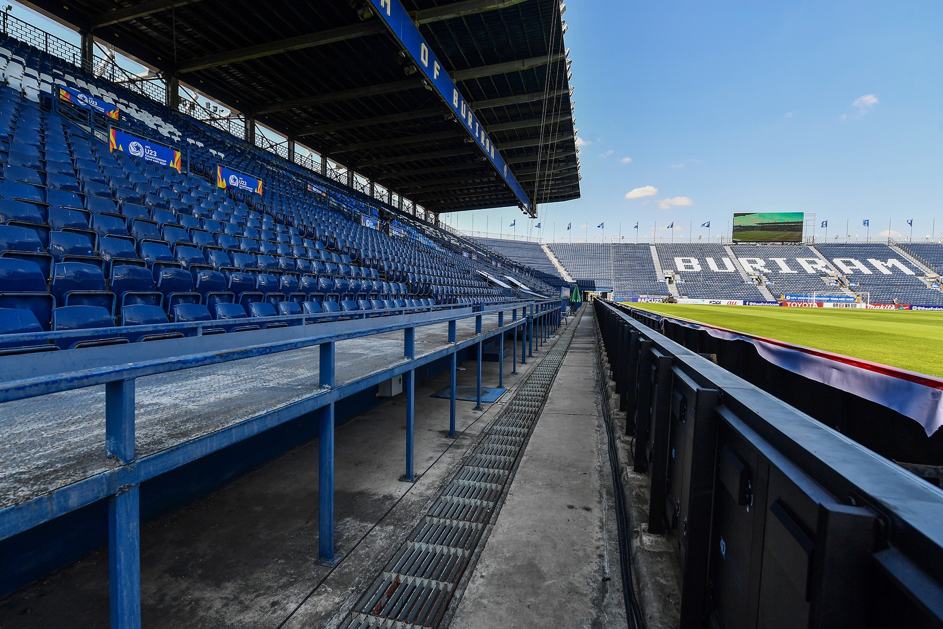 san van dong Buriram o Thai Lan anh 9