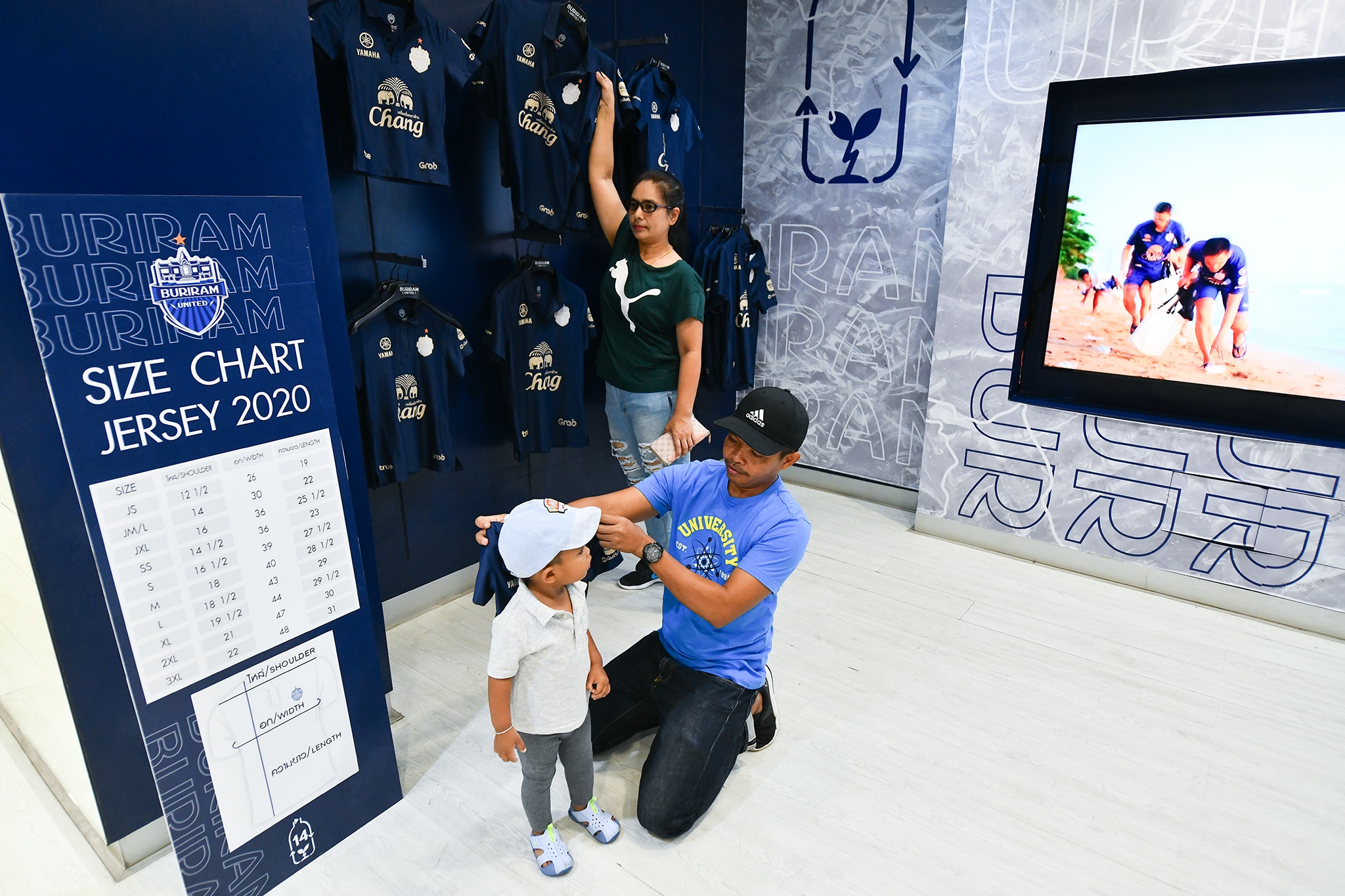 duong pho Buriram truoc gio bong lan anh 13