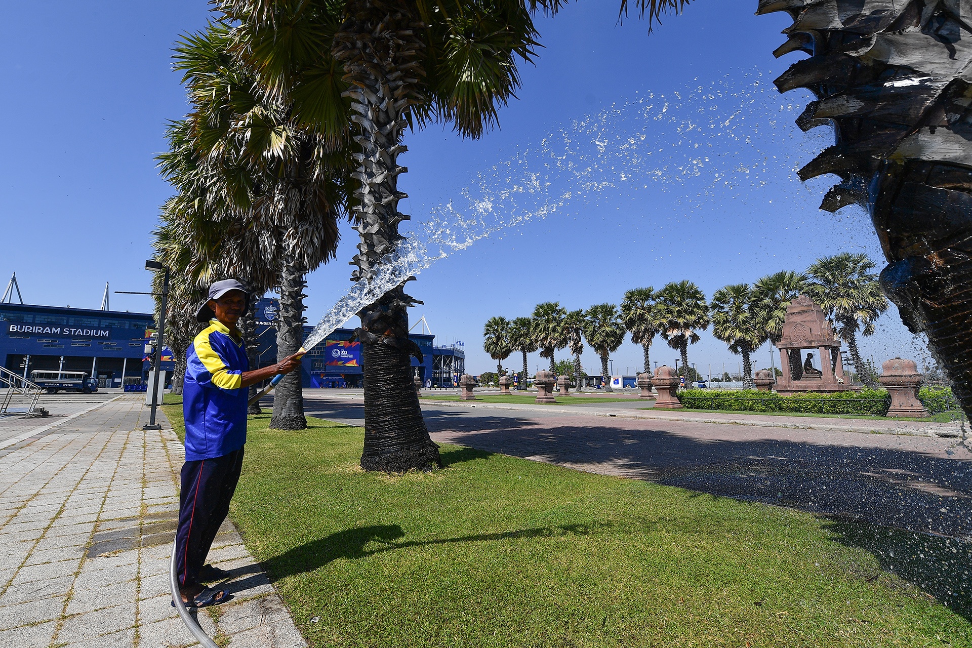 duong pho Buriram truoc gio bong lan anh 12