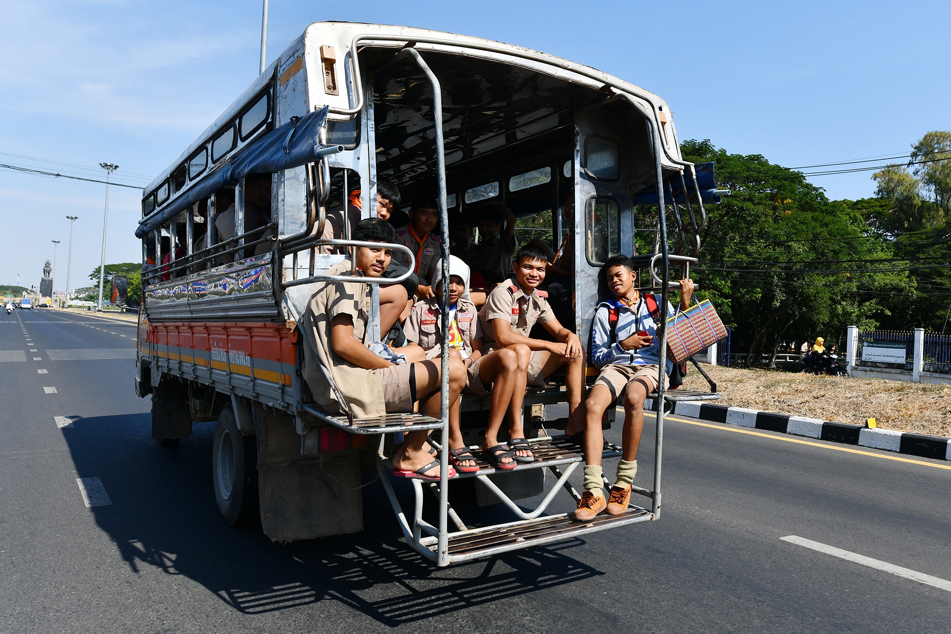 duong pho Buriram truoc gio bong lan anh 3