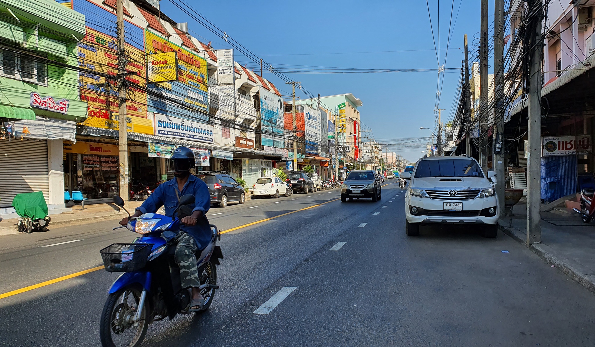 duong pho Buriram truoc gio bong lan anh 1