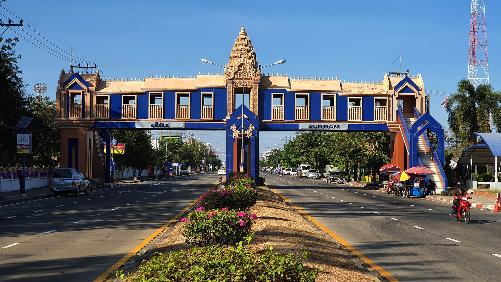 duong pho Buriram truoc gio bong lan anh 2