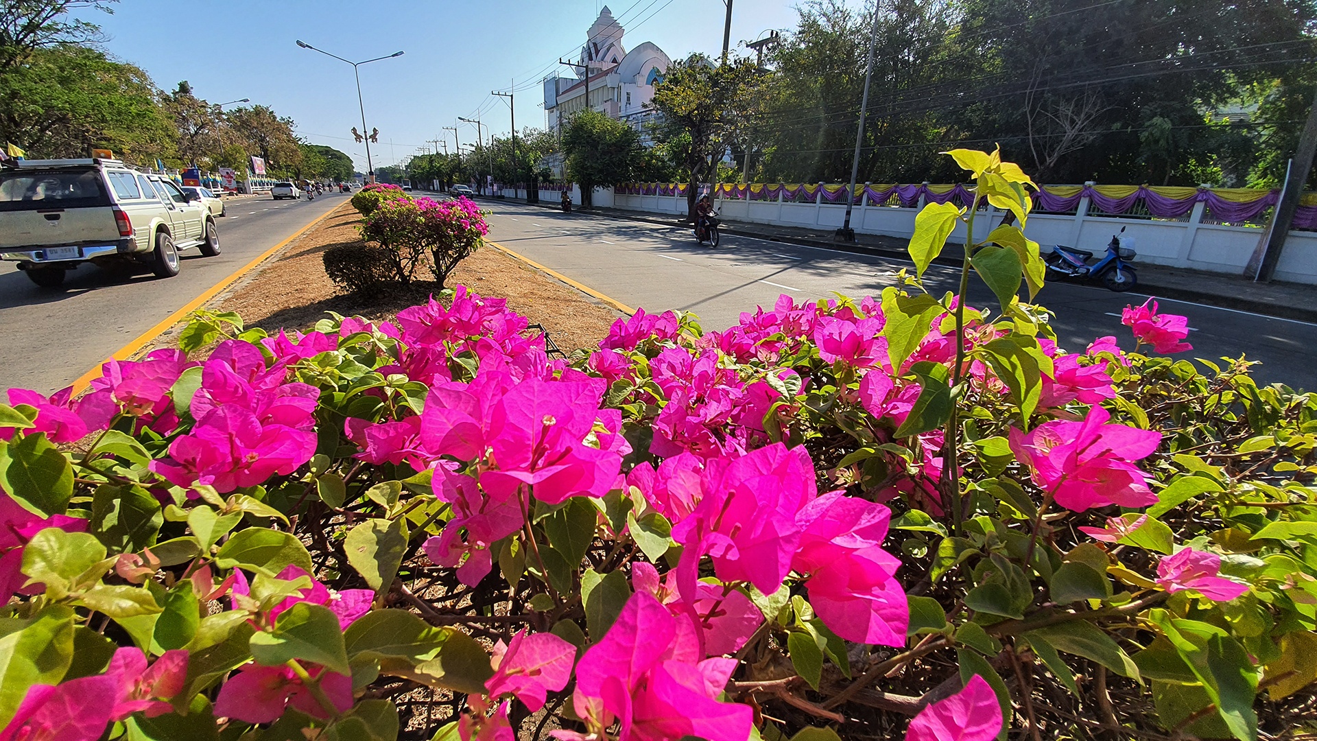 duong pho Buriram truoc gio bong lan anh 4