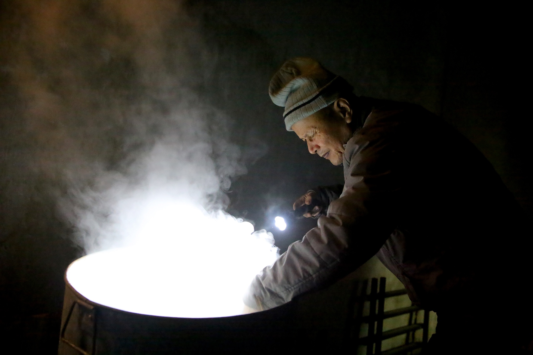 cac gia dinh goi banh chung anh 9