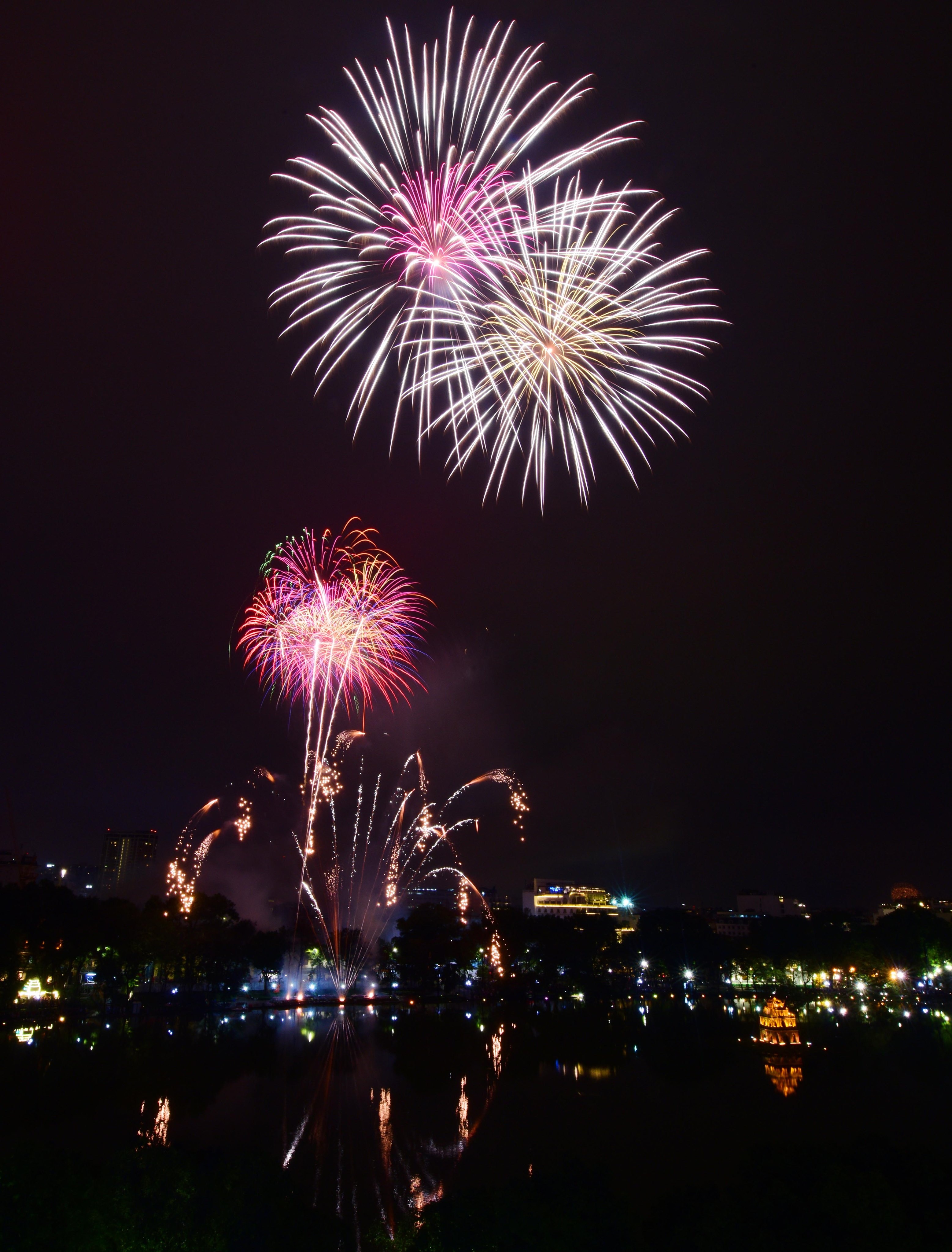 phao hoa ho Guom don giao thua anh 1