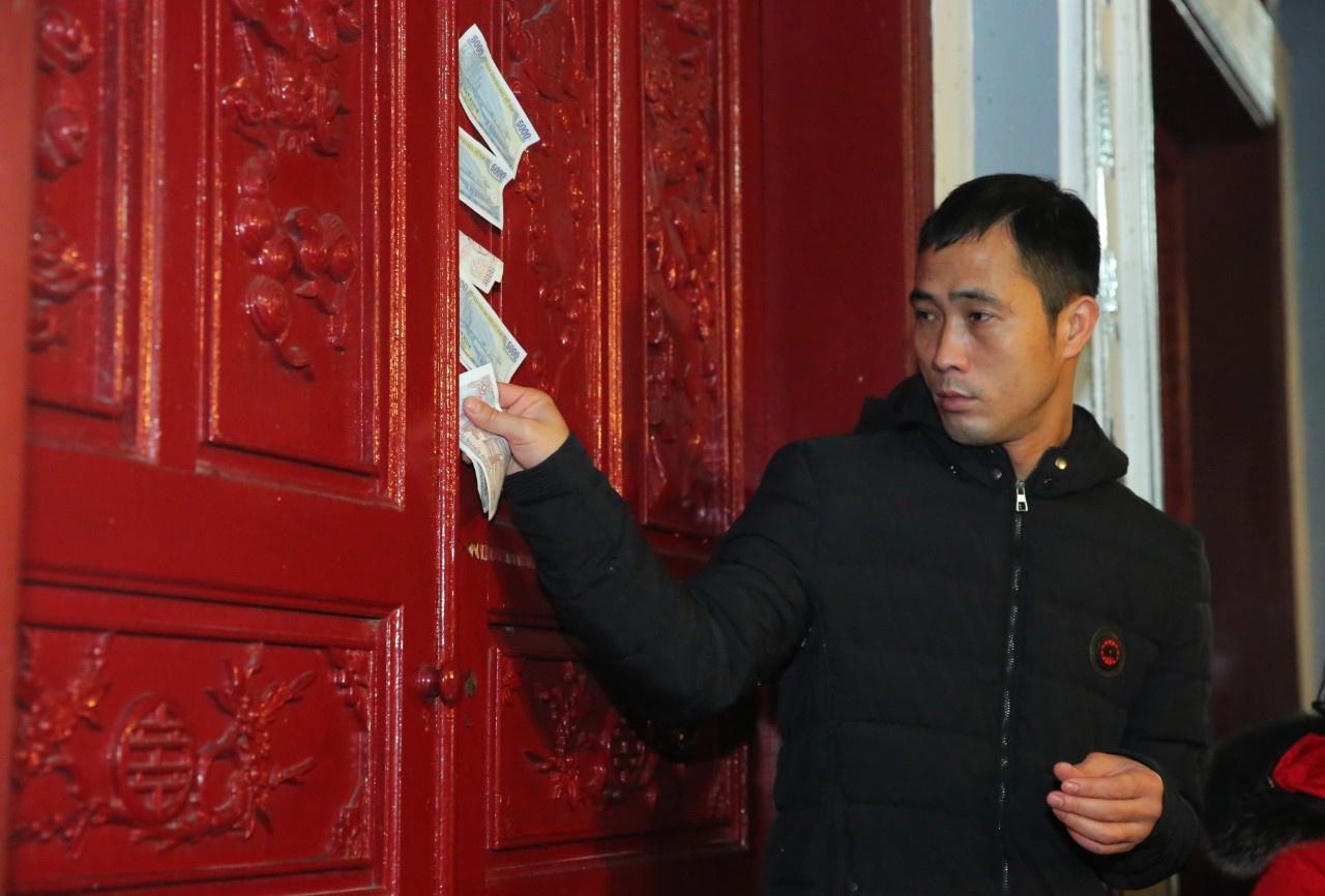 di le phu Tay Ho mung 1 Tet anh 9