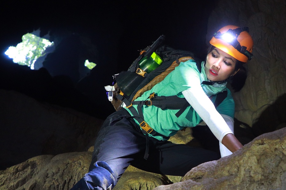 Hanh trinh kham pha Son Doong cua hoa hau H'Hen Nie hinh anh