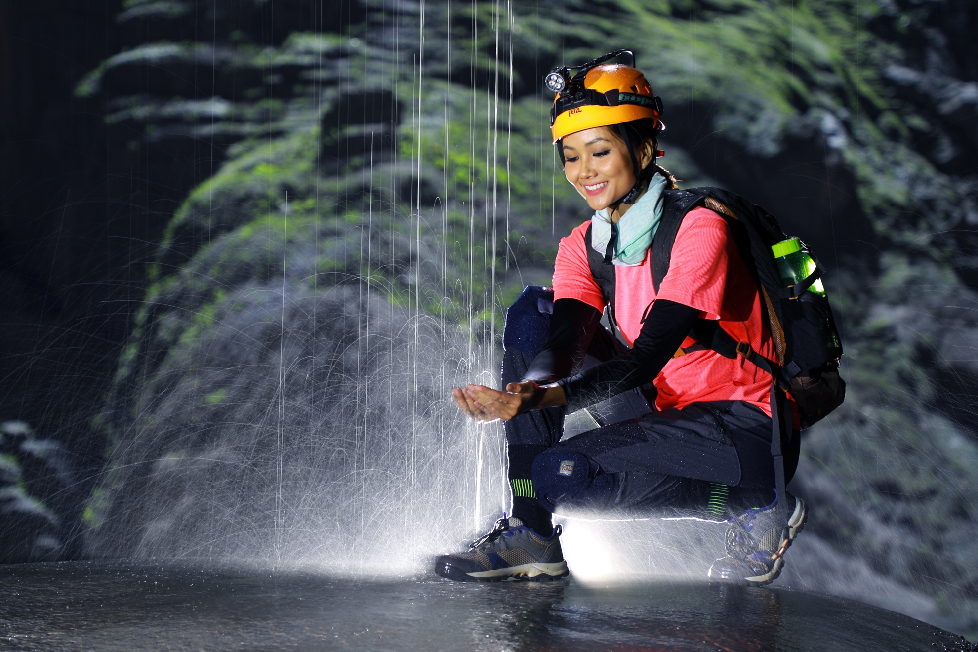 H'Hen Nie chinh phục hang Sơn Đoòng ảnh 31 H'Hen Nie chinh phuc hang Son Doong anh 31