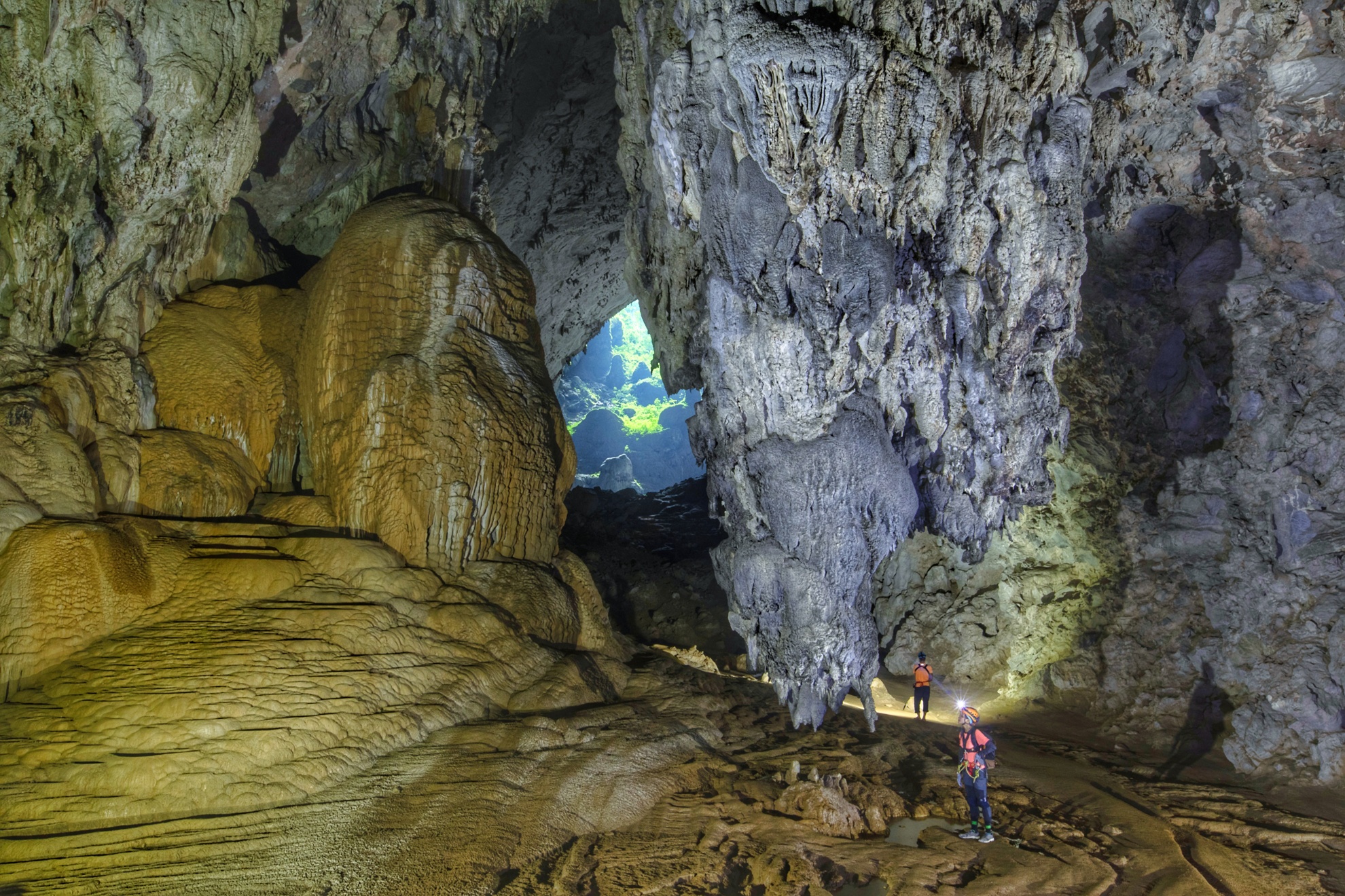 H'Hen Nie chinh phục hang Sơn Đoòng ảnh 40 H'Hen Nie chinh phuc hang Son Doong anh 40