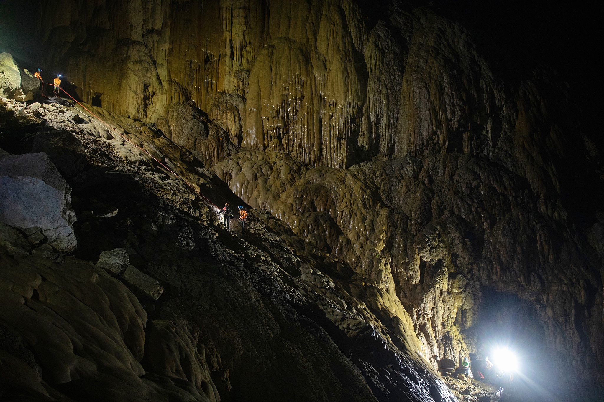 H'Hen Nie chinh phục hang Sơn Đoòng ảnh 42 H'Hen Nie chinh phuc hang Son Doong anh 42