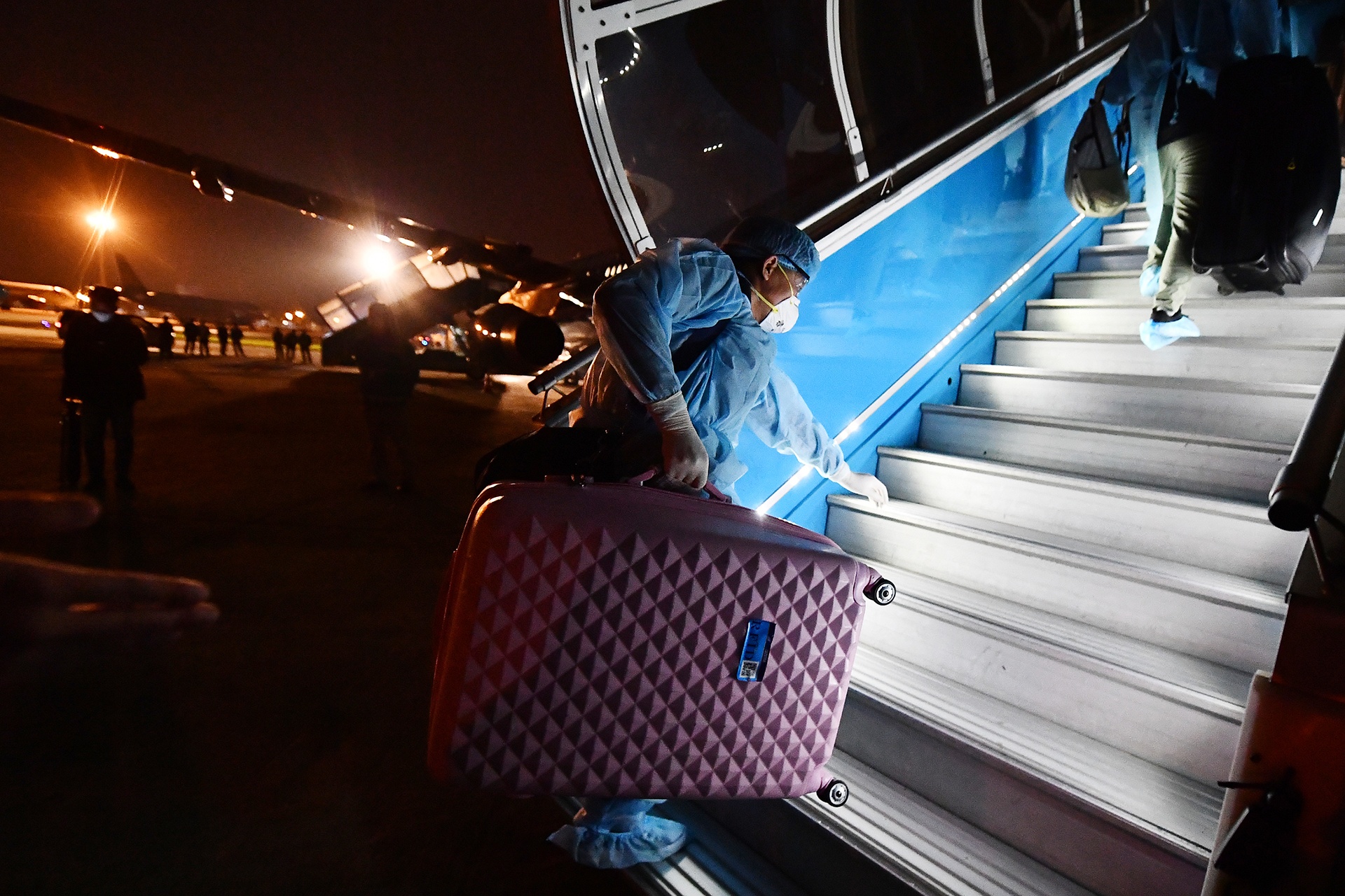 chuyen bay Vu Han cho nguoi Trung Quoc ve nuoc anh 8