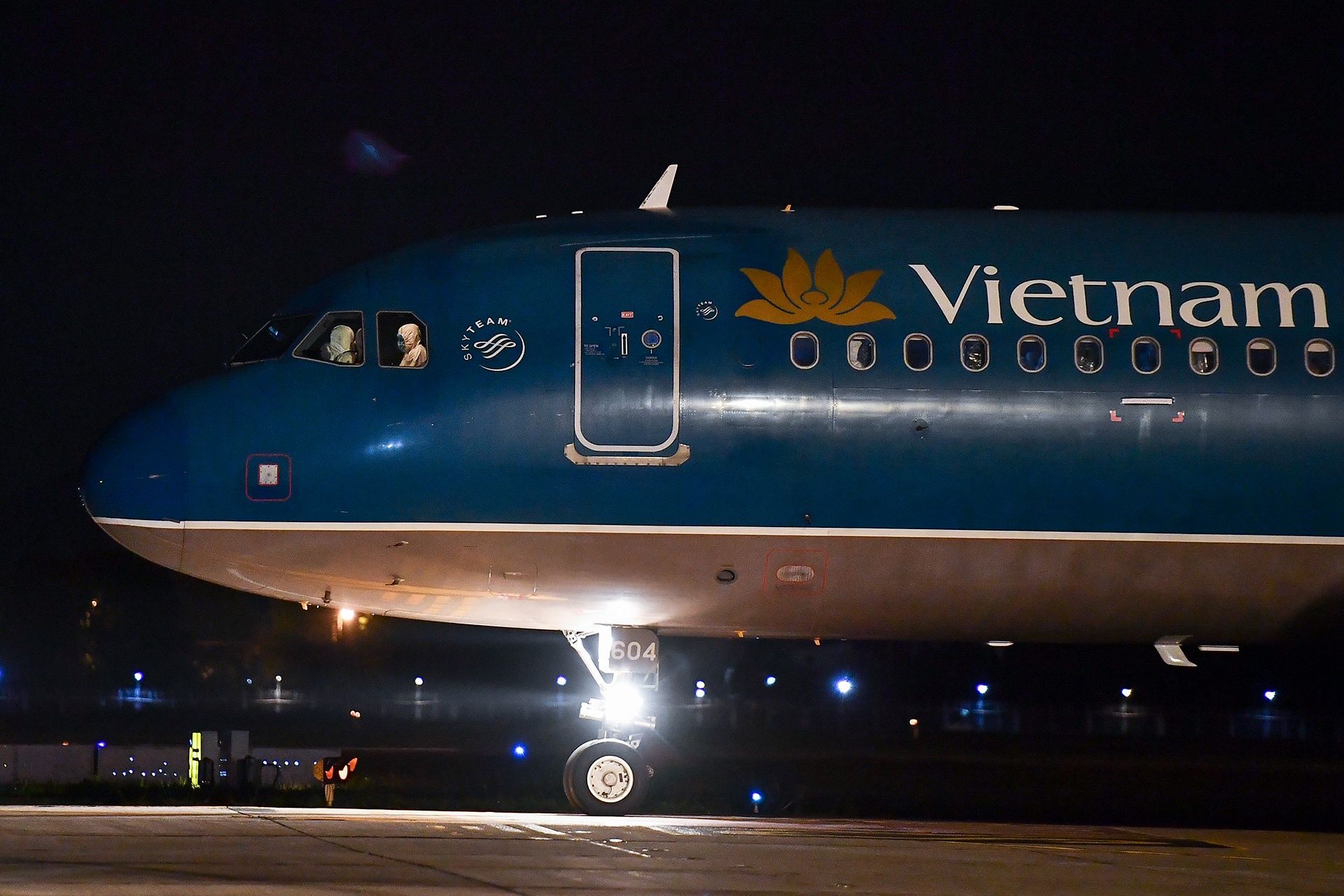 chuyen bay Vu Han cho nguoi Trung Quoc ve nuoc anh 11