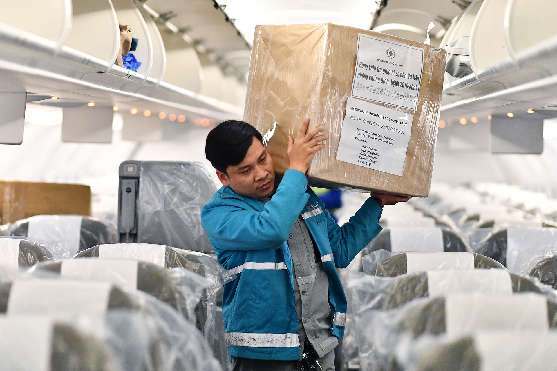 chuyen bay Vu Han cho nguoi Trung Quoc ve nuoc anh 6