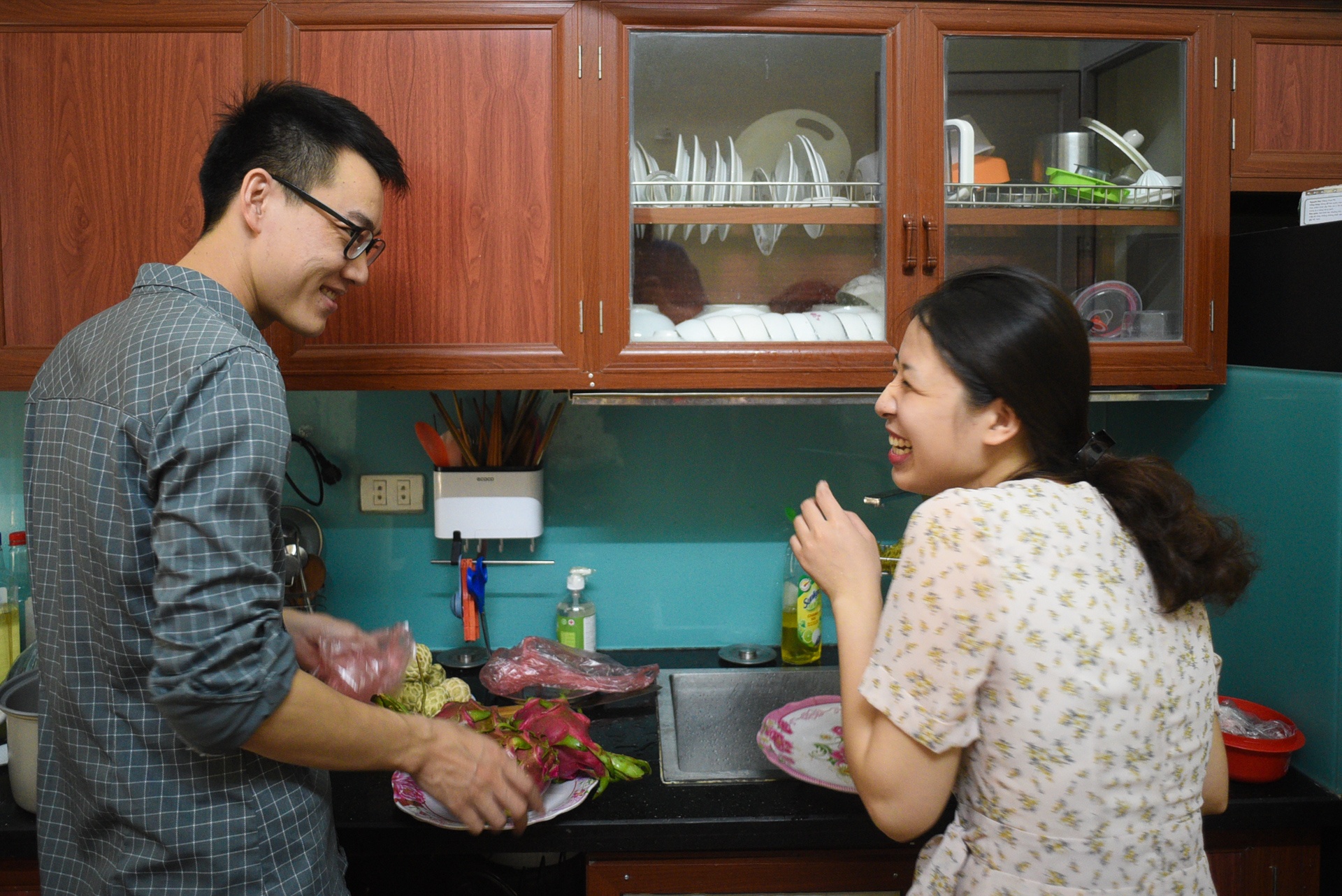 Nguoi vo tre lan dau cung ram thang 7 hinh anh