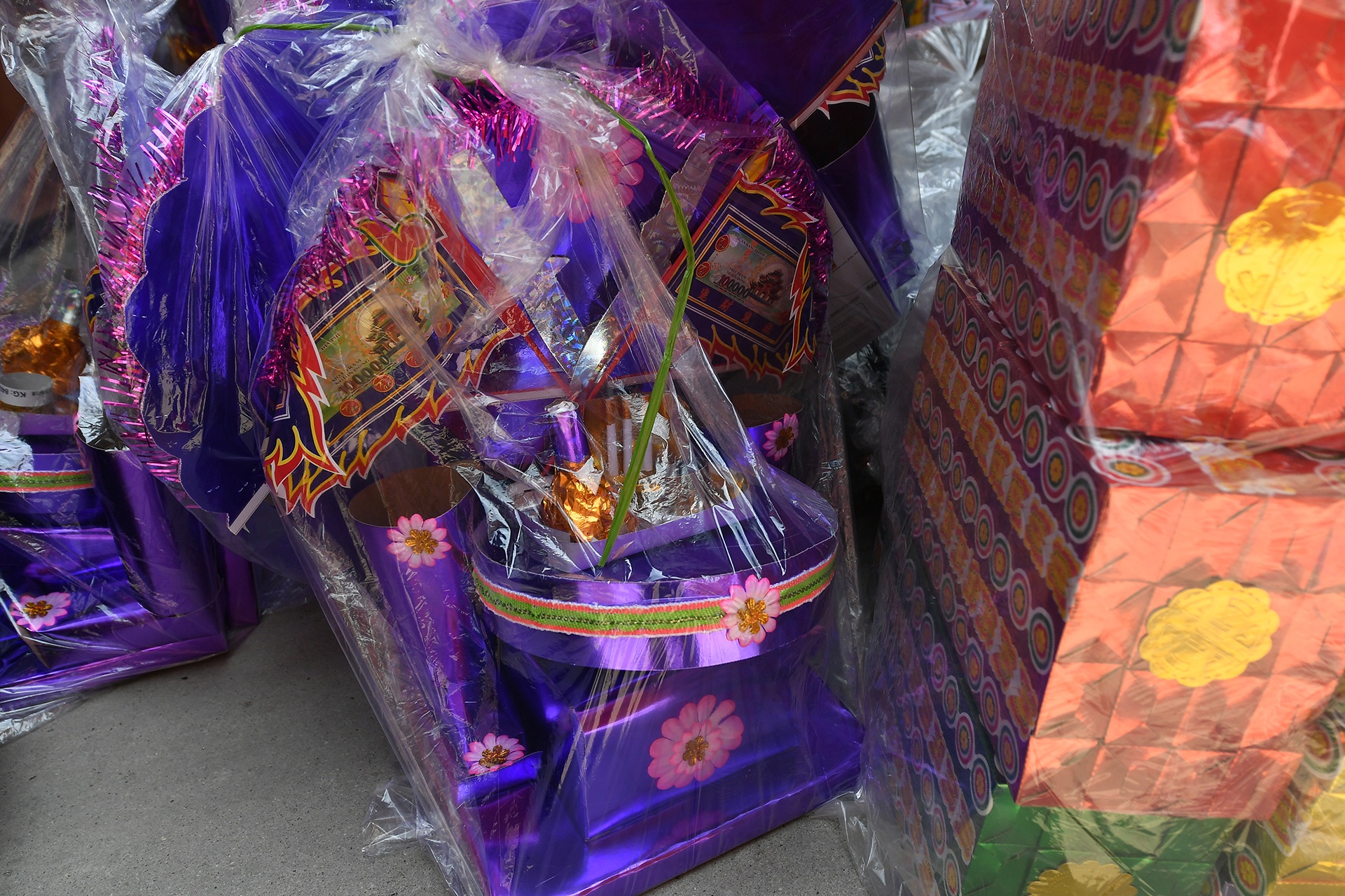 khau trang kinh chong giot ban hang ma mua Vu lan anh 12