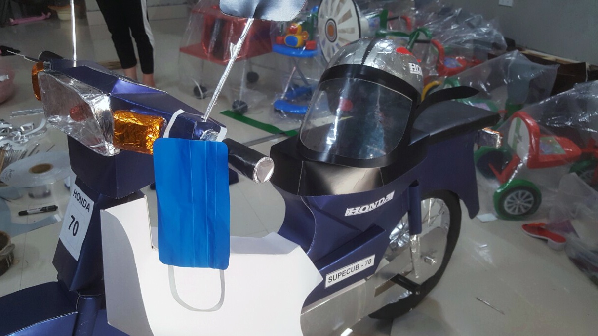 khau trang kinh chong giot ban hang ma mua Vu lan anh 2